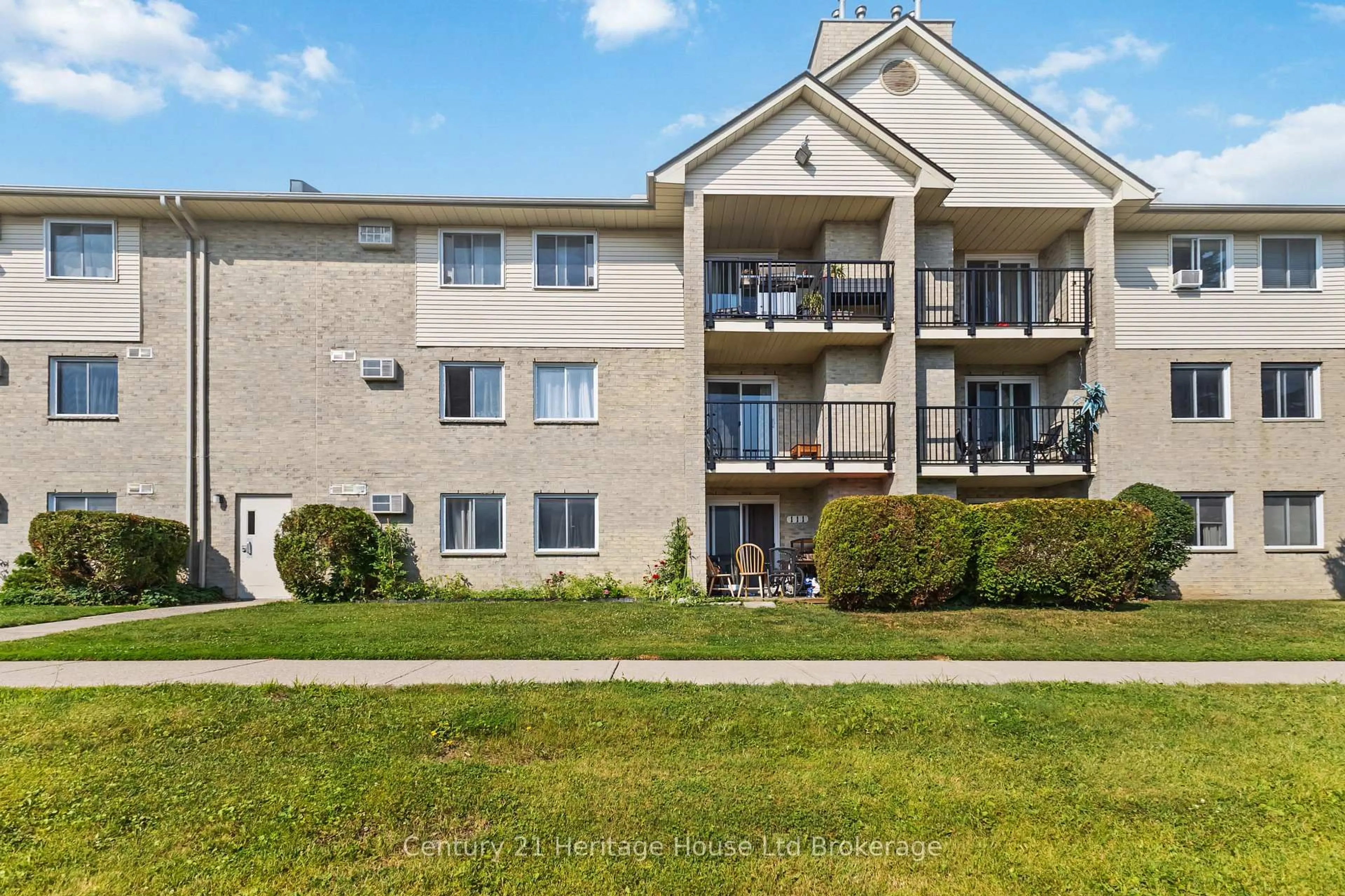 Patio, unknown for 737 DEVERON Cres #217, London South Ontario N5Z 4X9