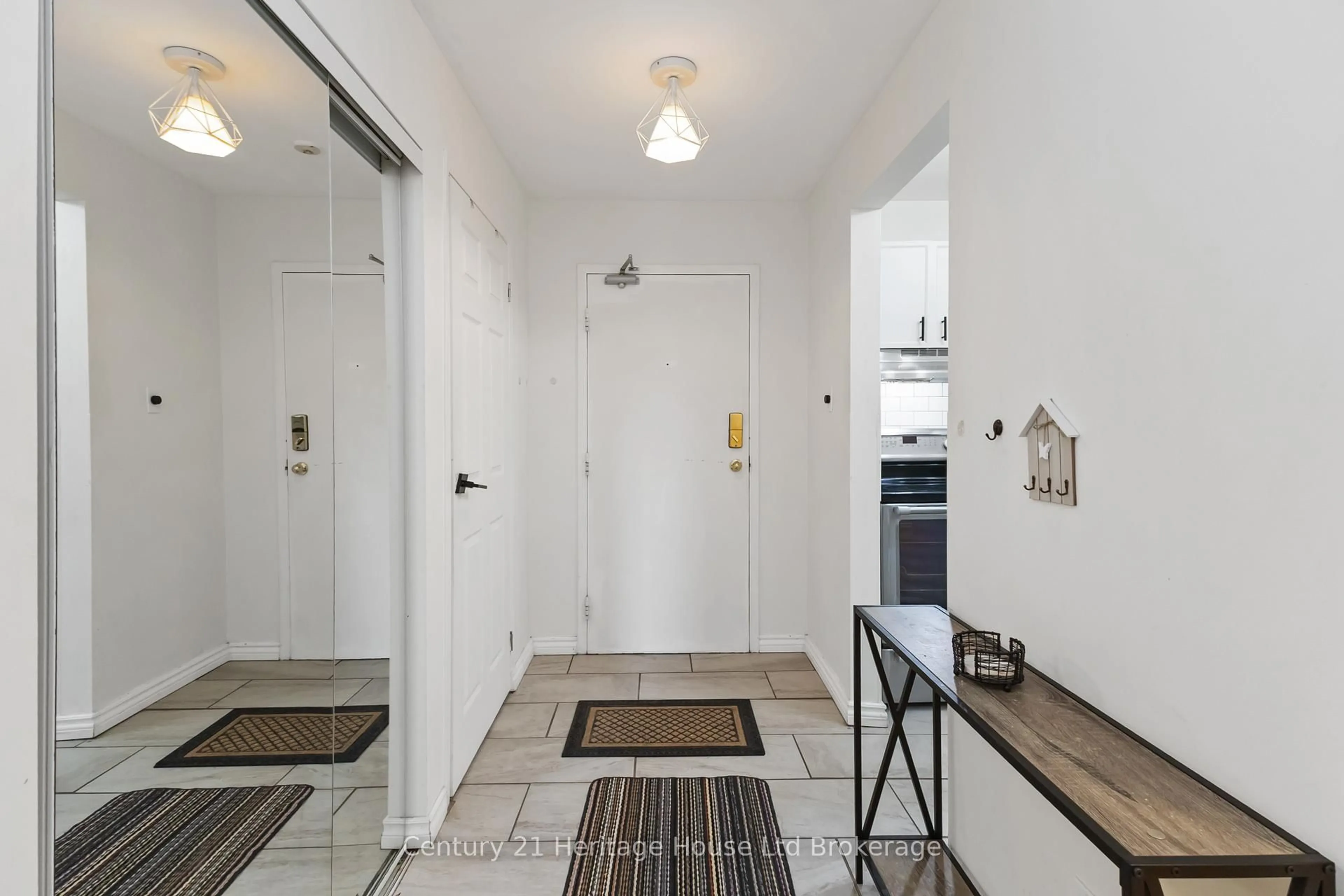 Indoor entryway for 737 DEVERON Cres #217, London South Ontario N5Z 4X9