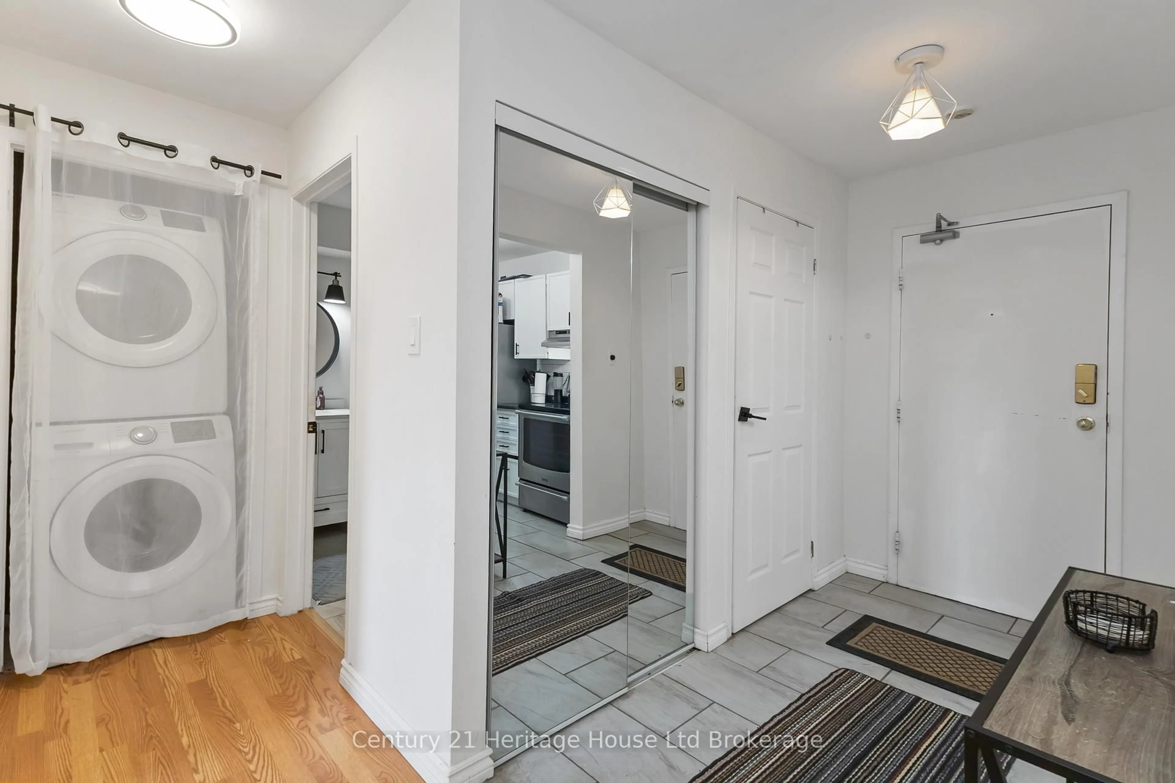 Indoor entryway for 737 DEVERON Cres #217, London South Ontario N5Z 4X9