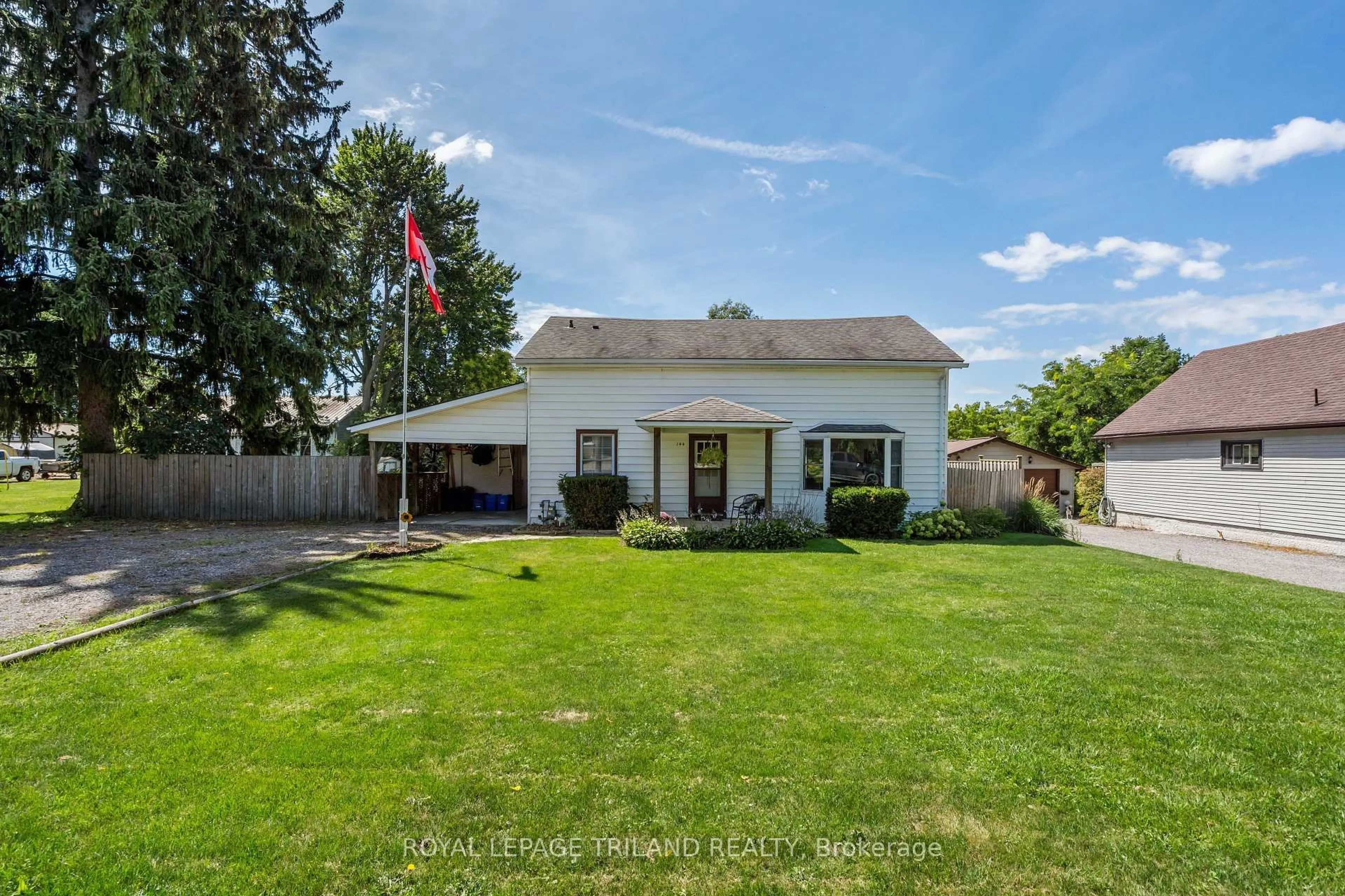 A pic from outside/outdoor area/front of a property/back of a property/a pic from drone, street for 9619 FRANCIS St, Southwold Ontario N0L 2E0