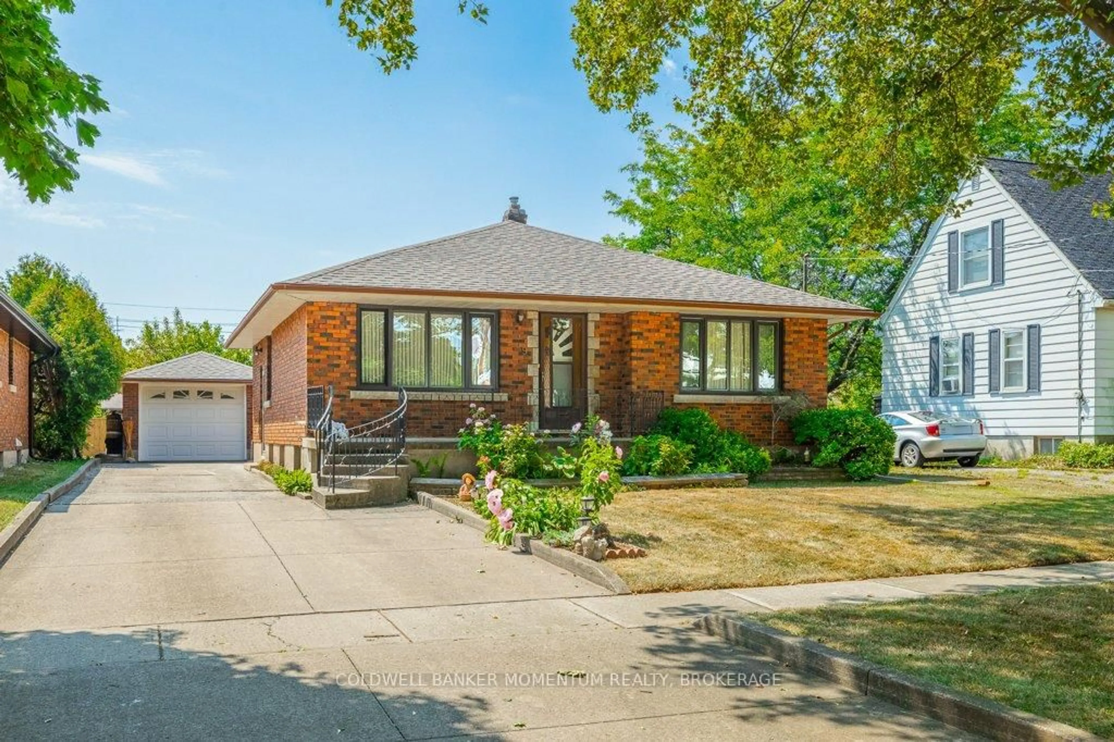 Home with brick exterior material, street for 9 Mcdonald Ave, Thorold Ontario L2V 3E3
