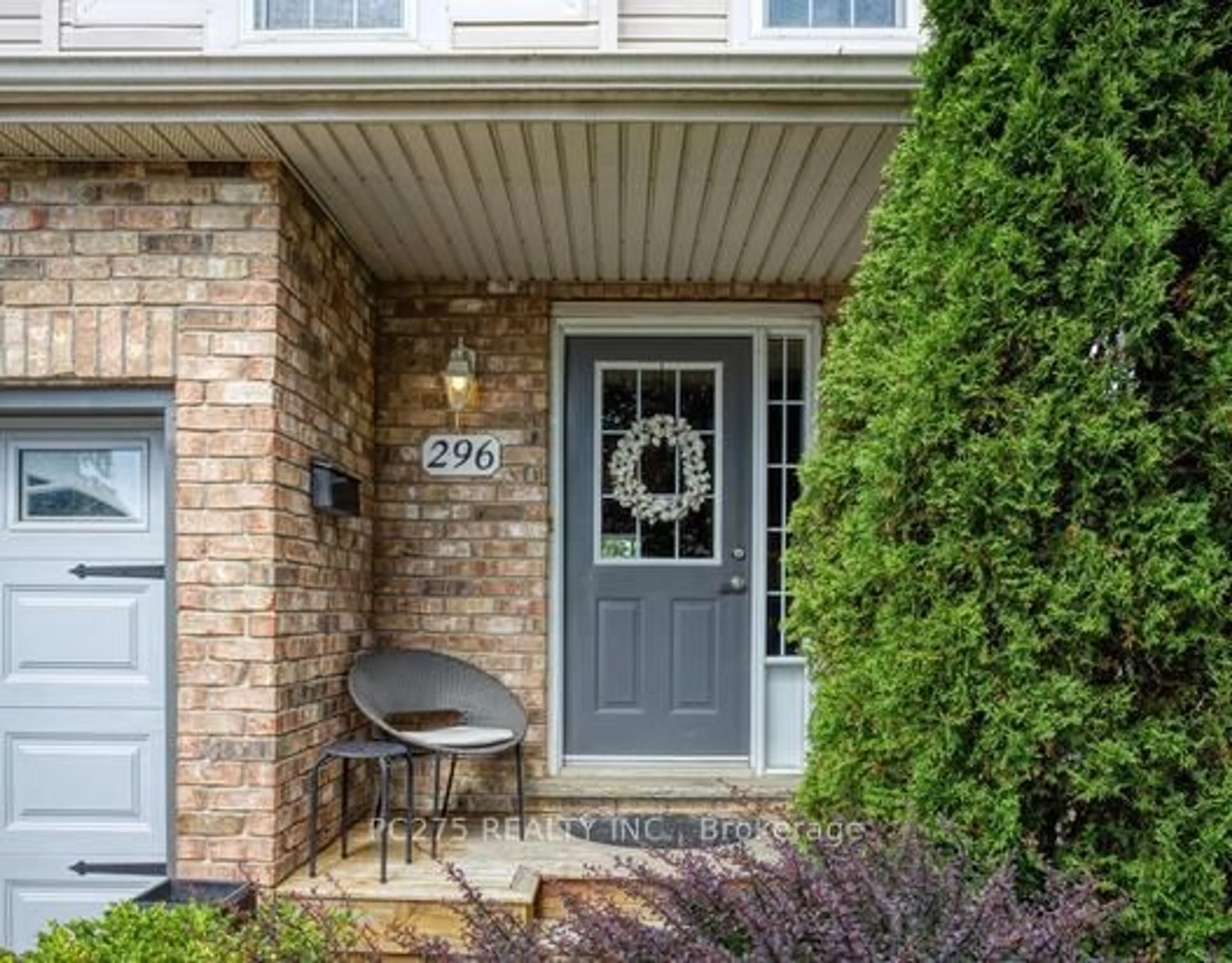 Indoor entryway for 296 Millburn Blvd, Centre Wellington Ontario N1M 3S3