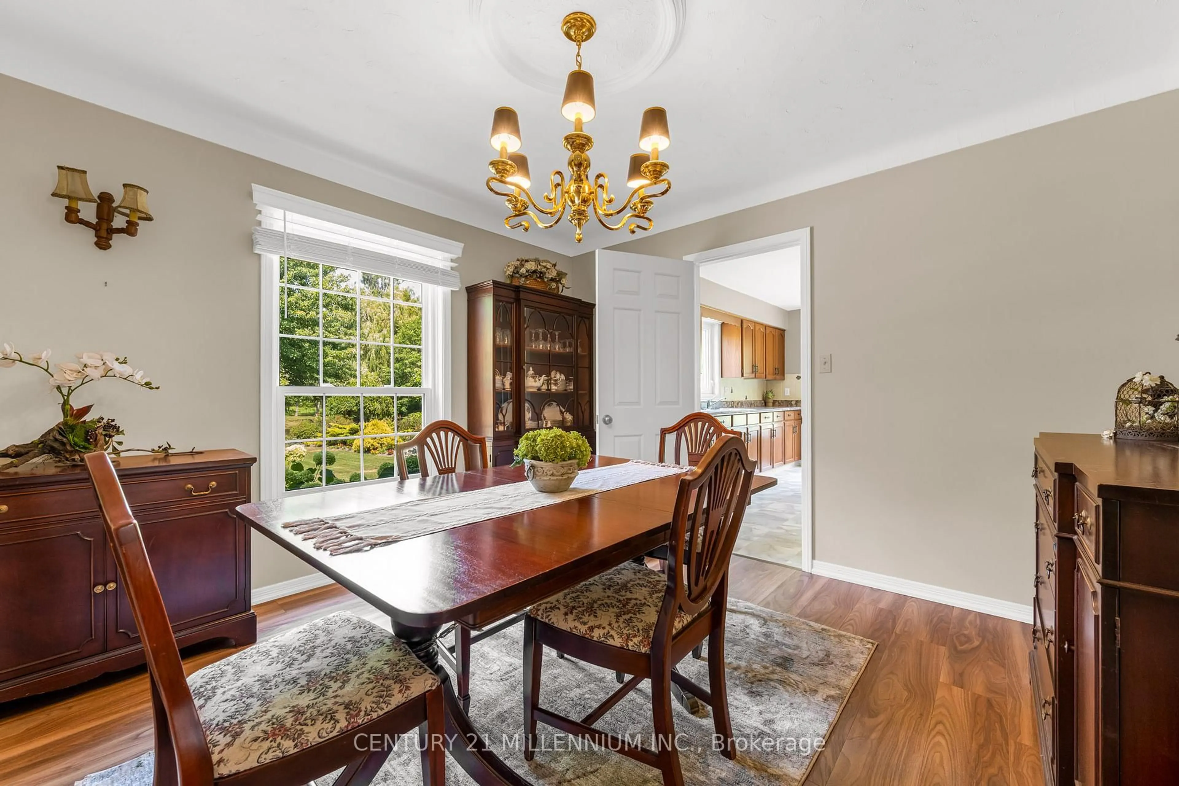 Dining room, wood/laminate floor for 40764 Forks Rd, Wainfleet Ontario L0S 1V0
