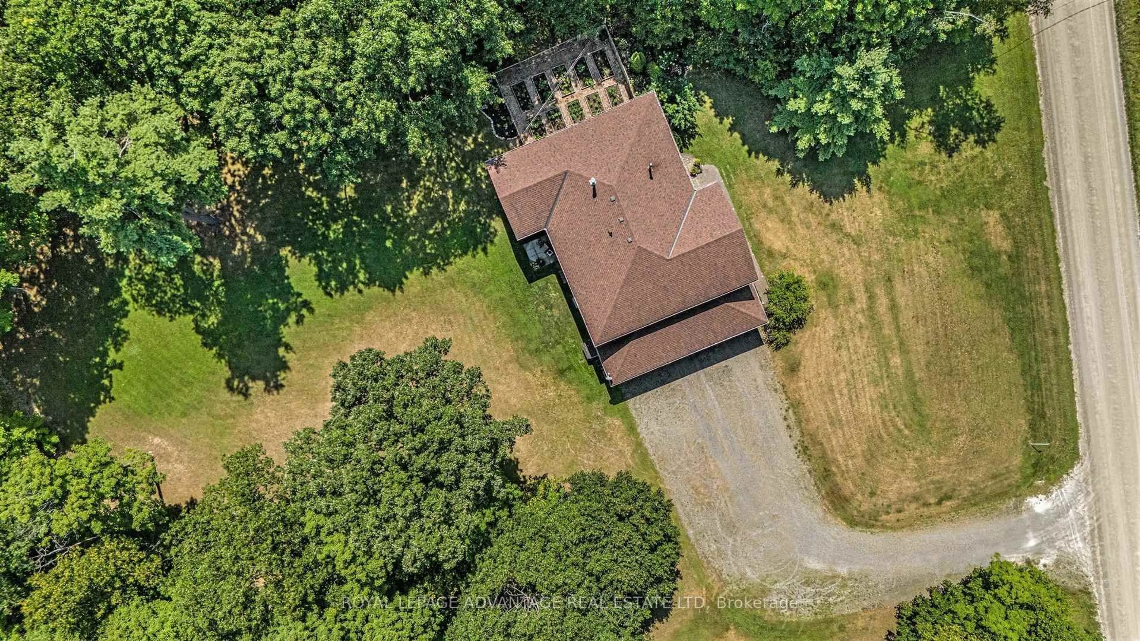 A pic from outside/outdoor area/front of a property/back of a property/a pic from drone, unknown for 334 Station Rd, Smiths Falls Ontario K7A 4S4
