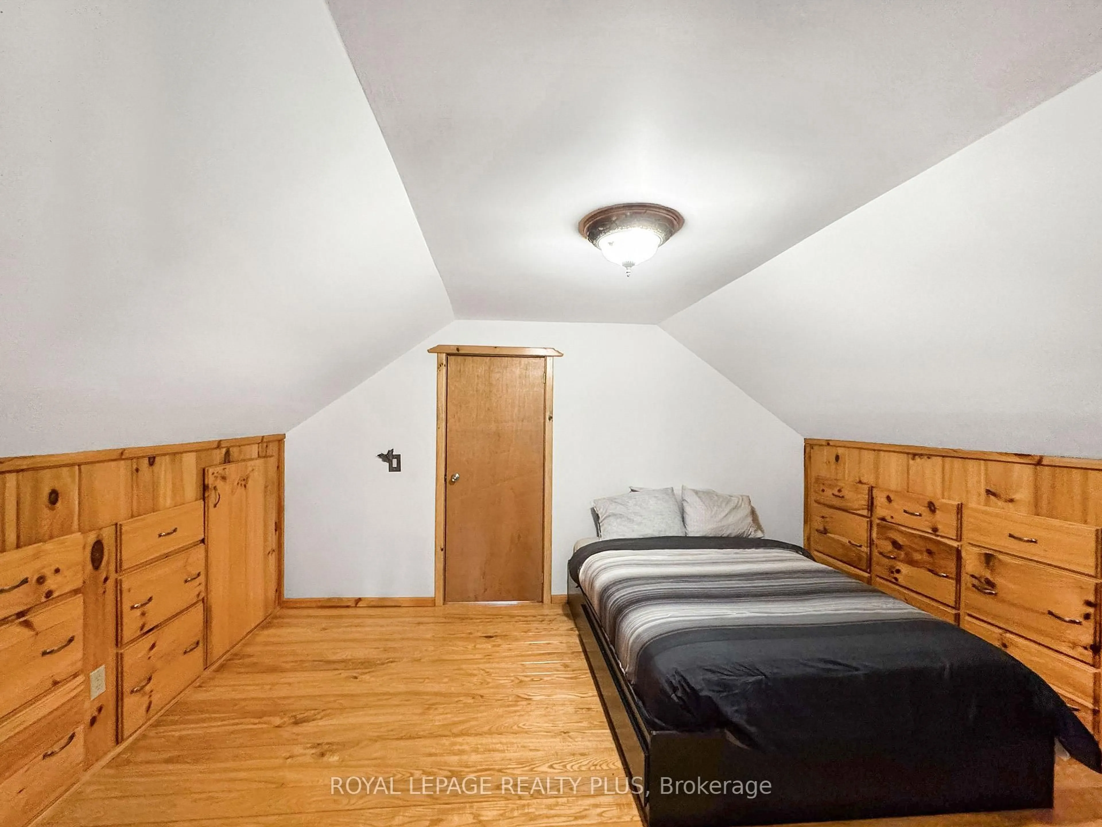 A pic of a room for 203 Cottage Lane, Carlow/Mayo Ontario K0L 2M0