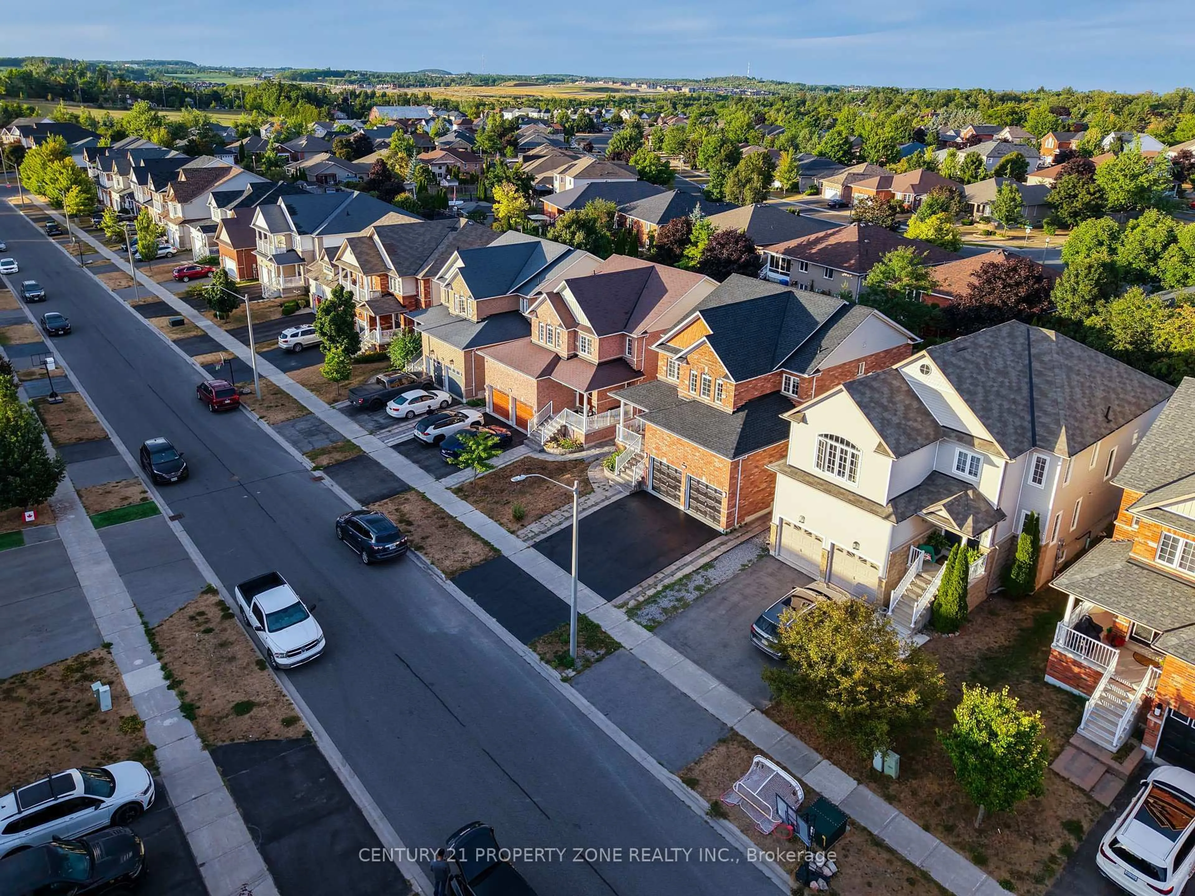 A pic from outside/outdoor area/front of a property/back of a property/a pic from drone, street for 652 Tully Cres, Peterborough West Ontario K9K 0A9