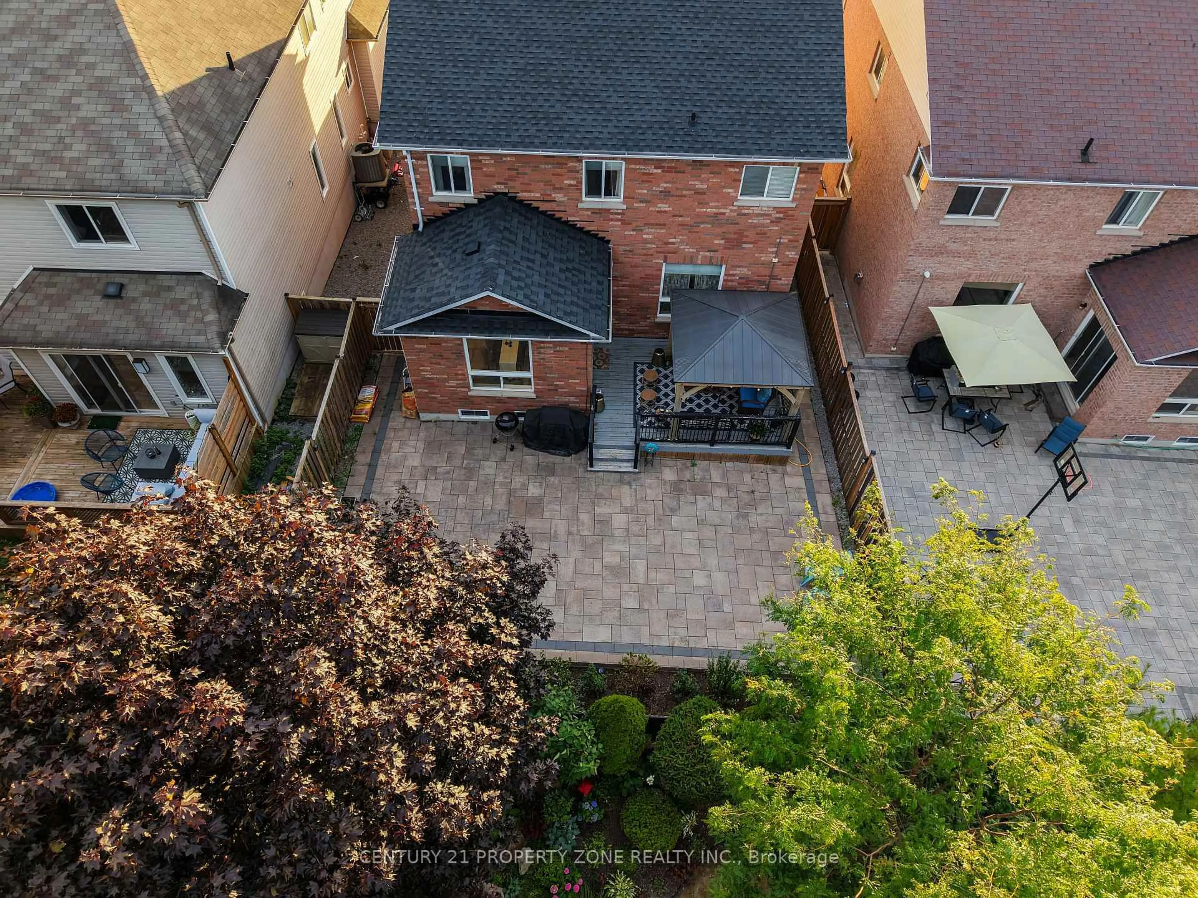 A pic from outside/outdoor area/front of a property/back of a property/a pic from drone, city buildings view from balcony for 652 Tully Cres, Peterborough West Ontario K9K 0A9