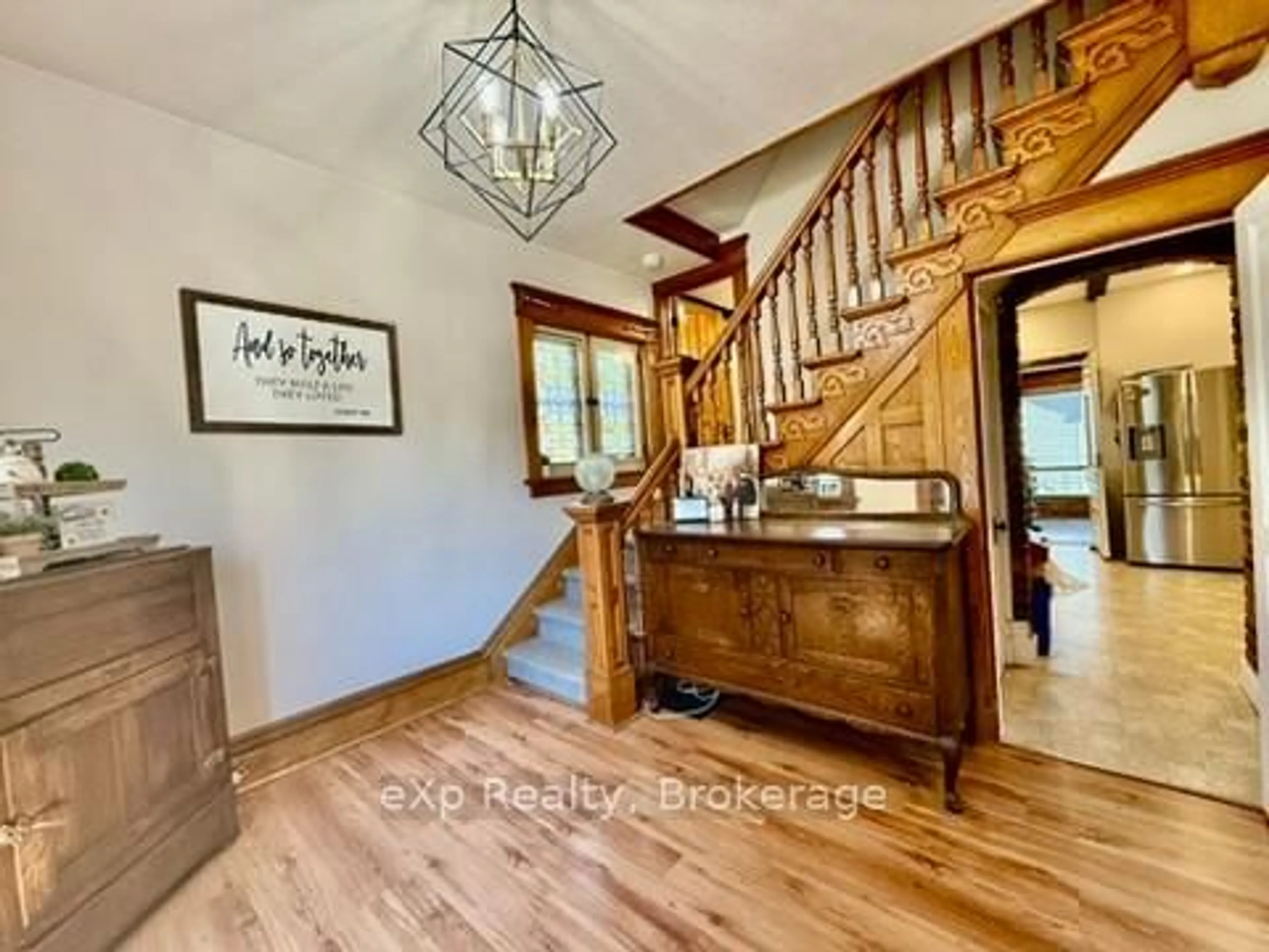 Indoor entryway for 531 11th Ave, Hanover Ontario N4N 2S3