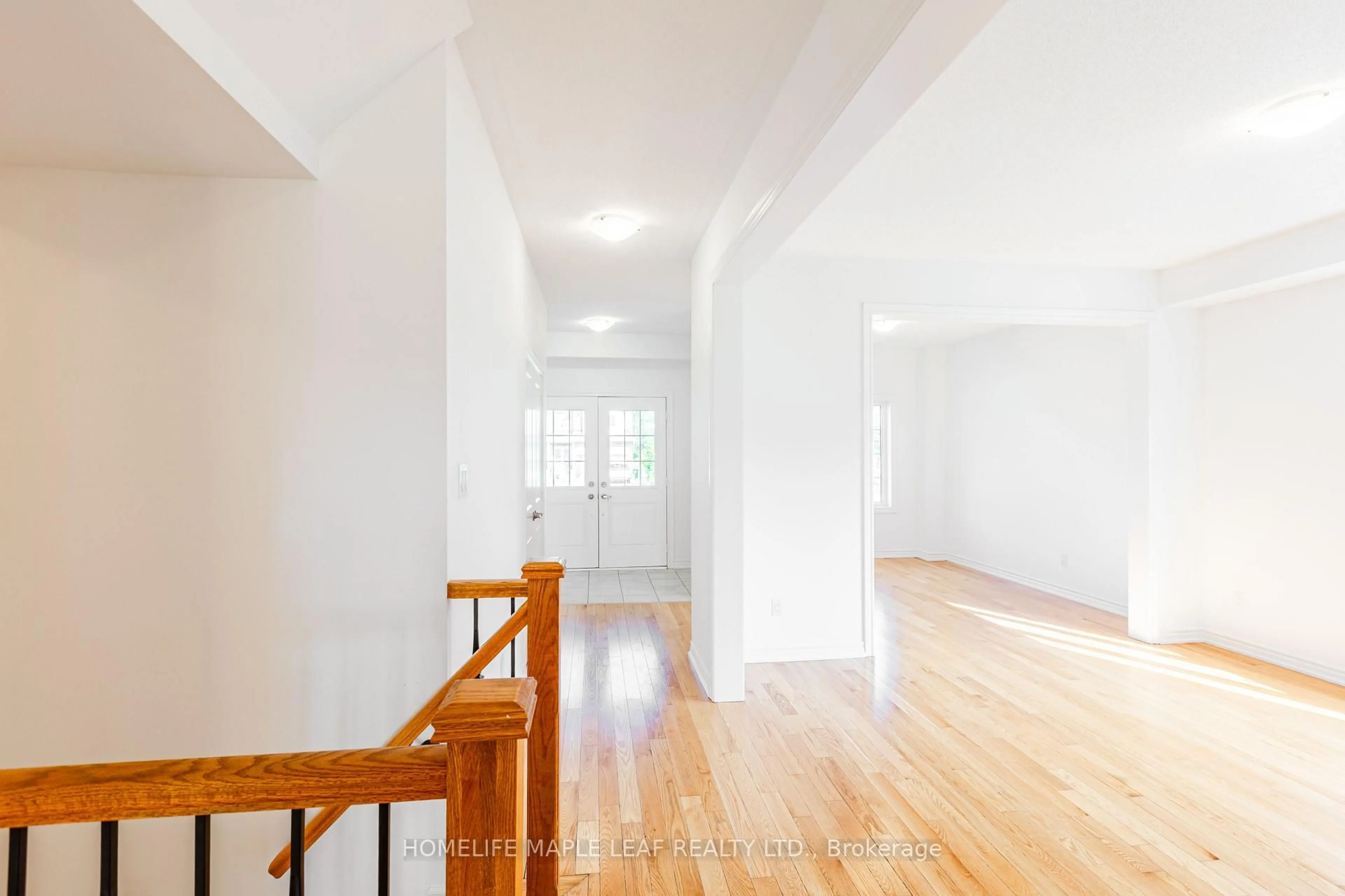 Indoor foyer for 304 Hagan St, Southgate Ontario N0C 1B0
