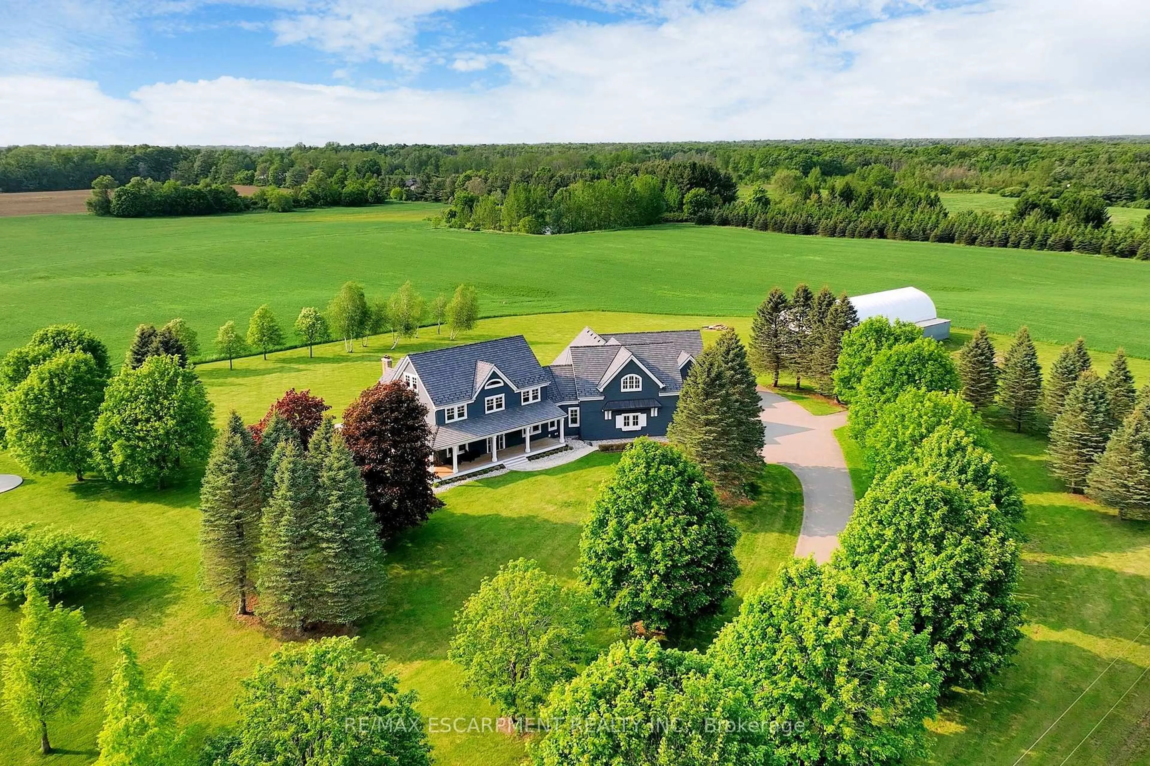 A pic from outside/outdoor area/front of a property/back of a property/a pic from drone, unknown for 485 Concession 5 Rd, Hamilton Ontario L8B 0W8