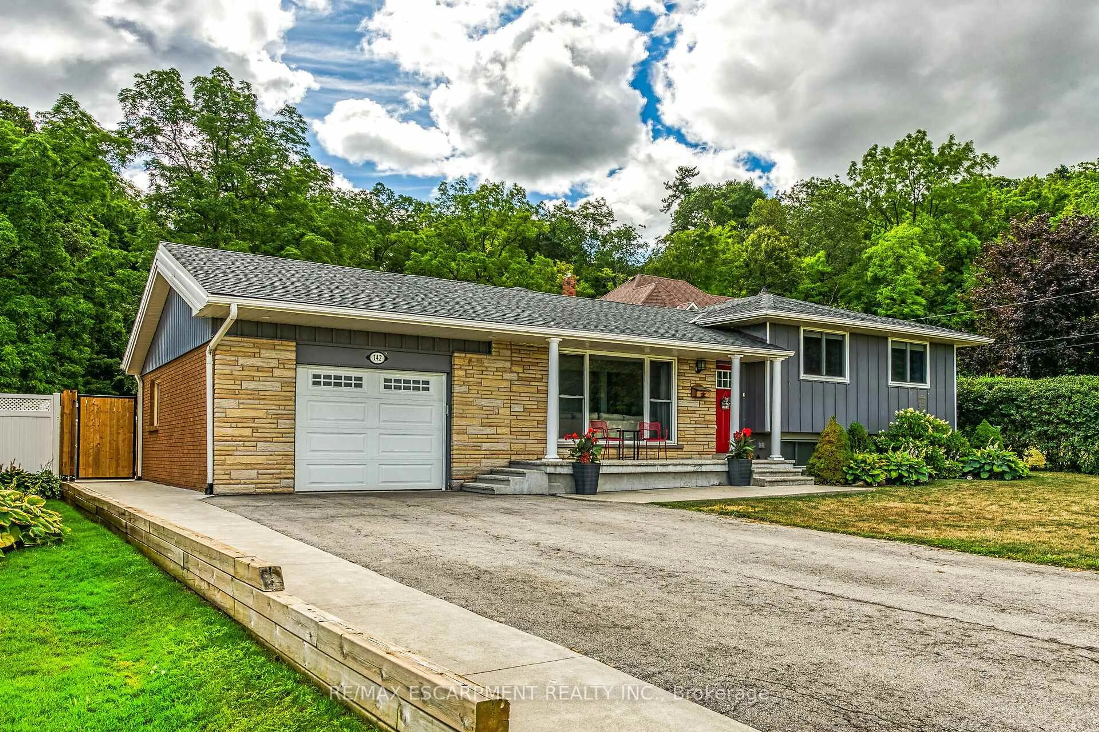 Home with brick exterior material, street for 142 McNeilly Rd, Hamilton Ontario L8E 5J1