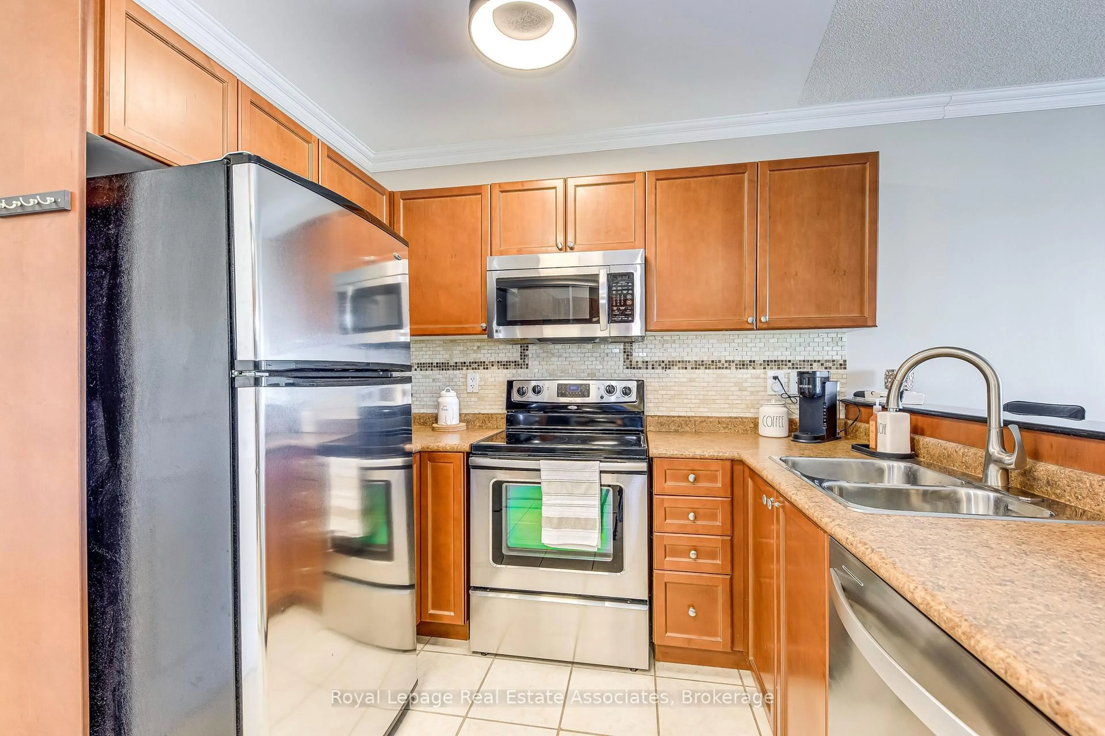 Standard kitchen, ceramic/tile floor for 8 Harris St #309, Cambridge Ontario N1R 8R1