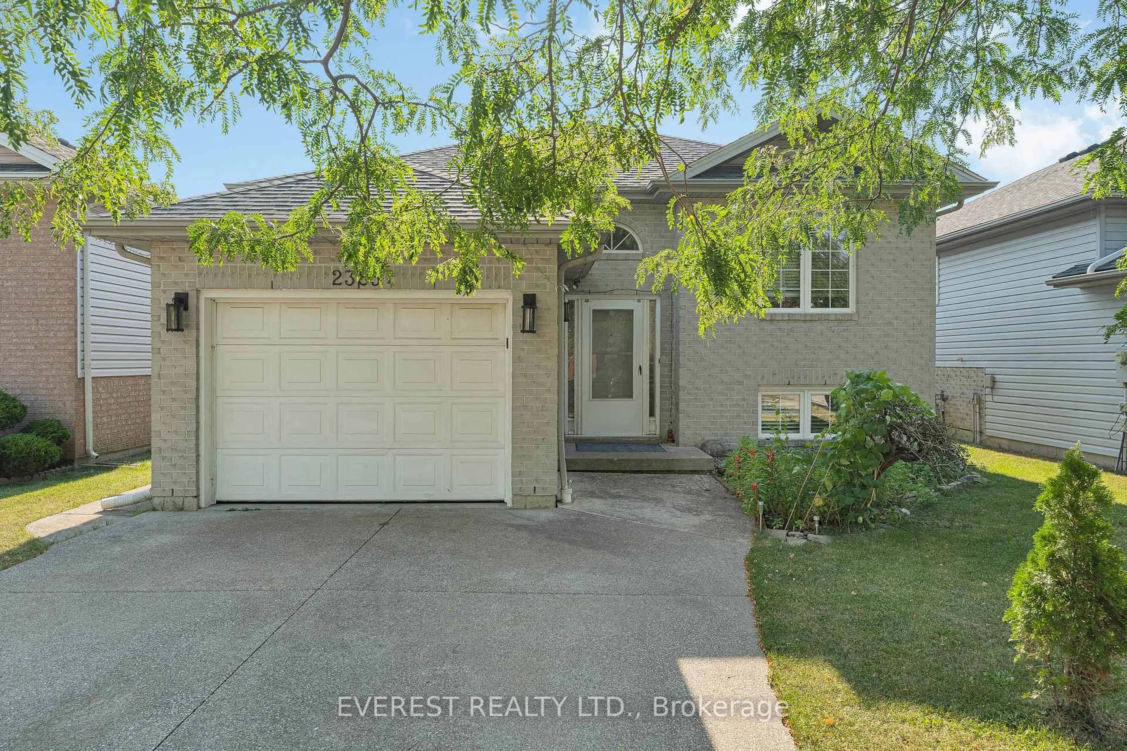 Home with vinyl exterior material, street for 2385 Chateau Ave, Windsor Ontario N8P 1N2