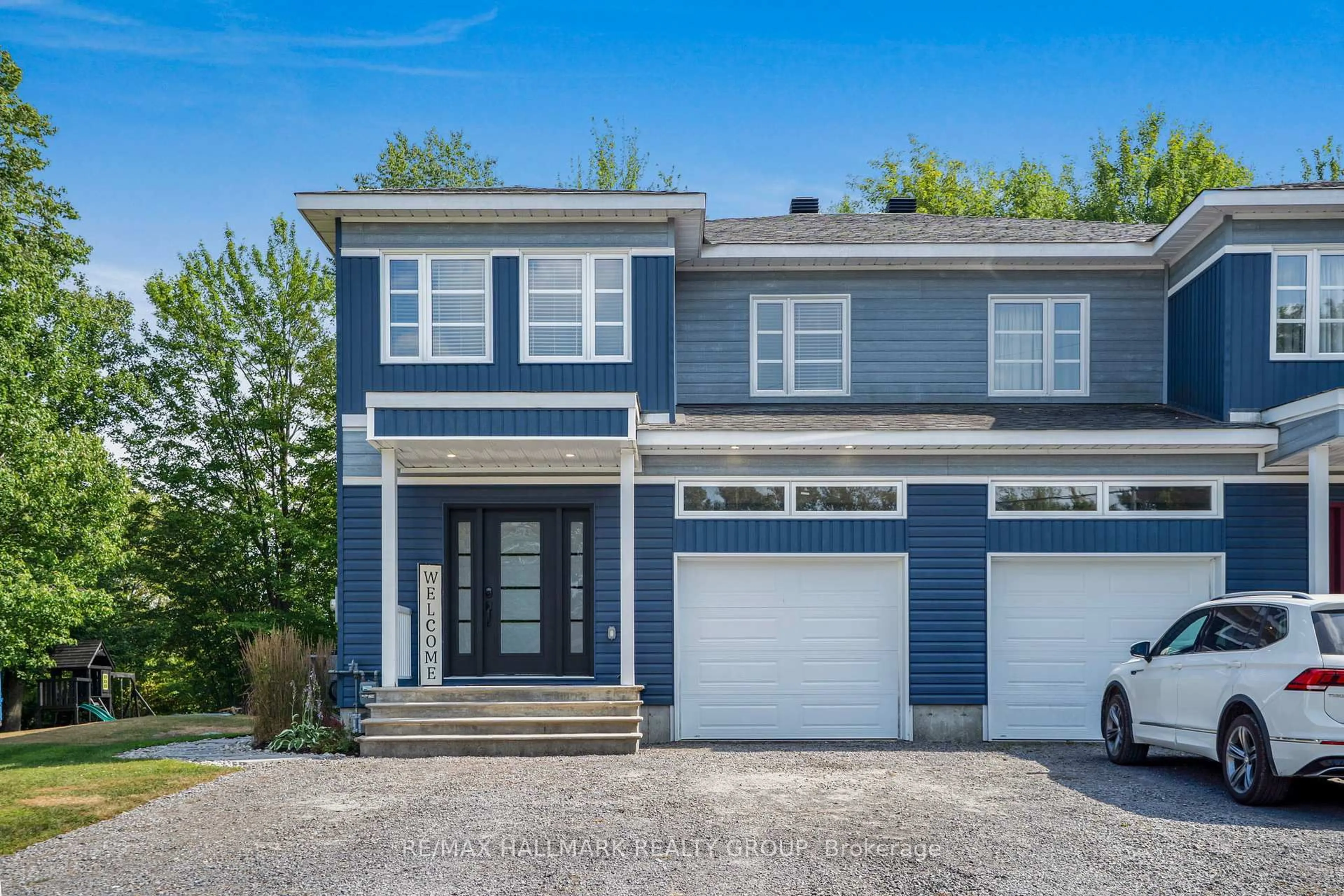 Home with vinyl exterior material, street for 2196 ETHIER St, Clarence-Rockland Ontario K0A 1E0