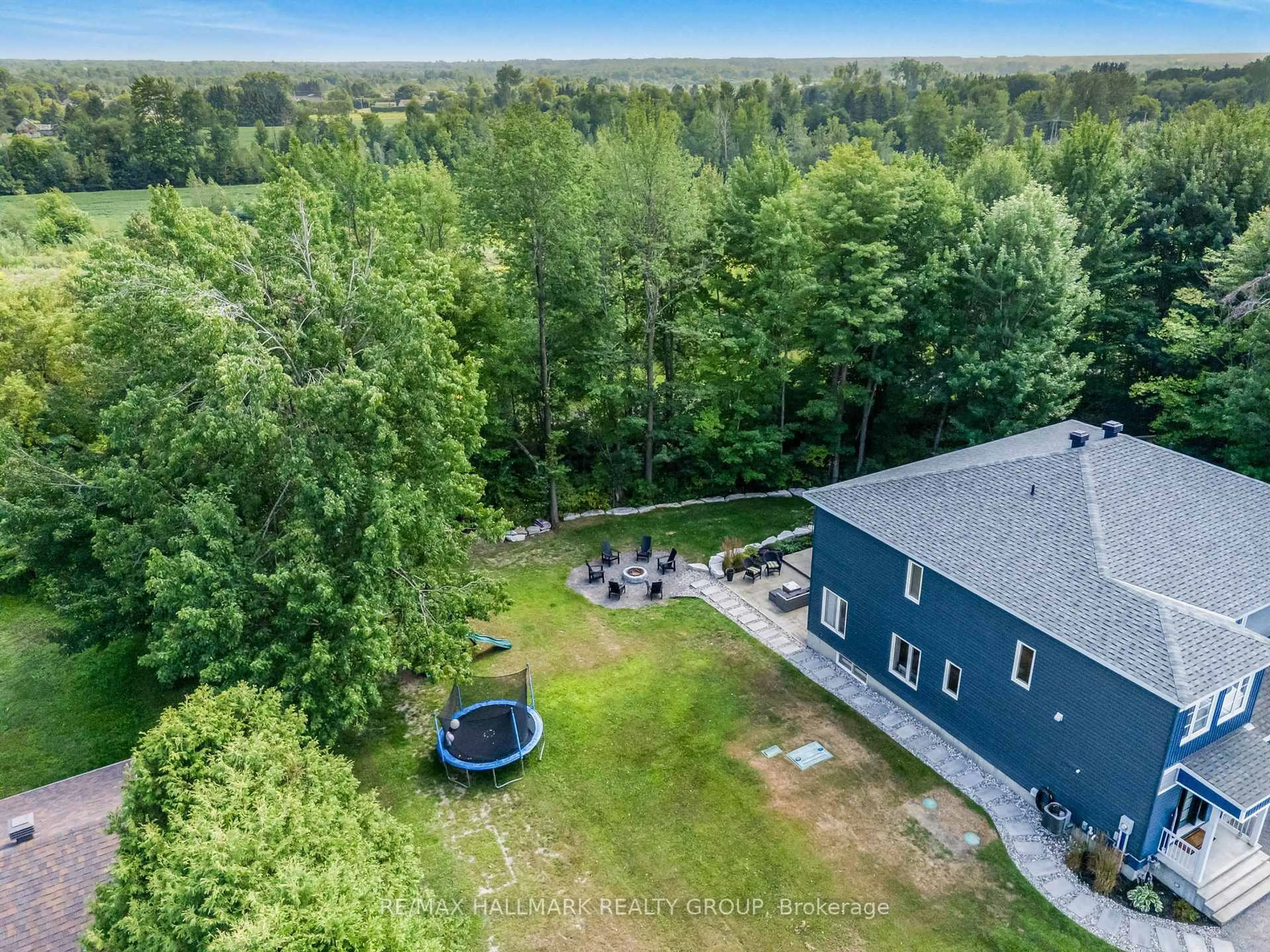 A pic from outside/outdoor area/front of a property/back of a property/a pic from drone, unknown for 2196 ETHIER St, Clarence-Rockland Ontario K0A 1E0