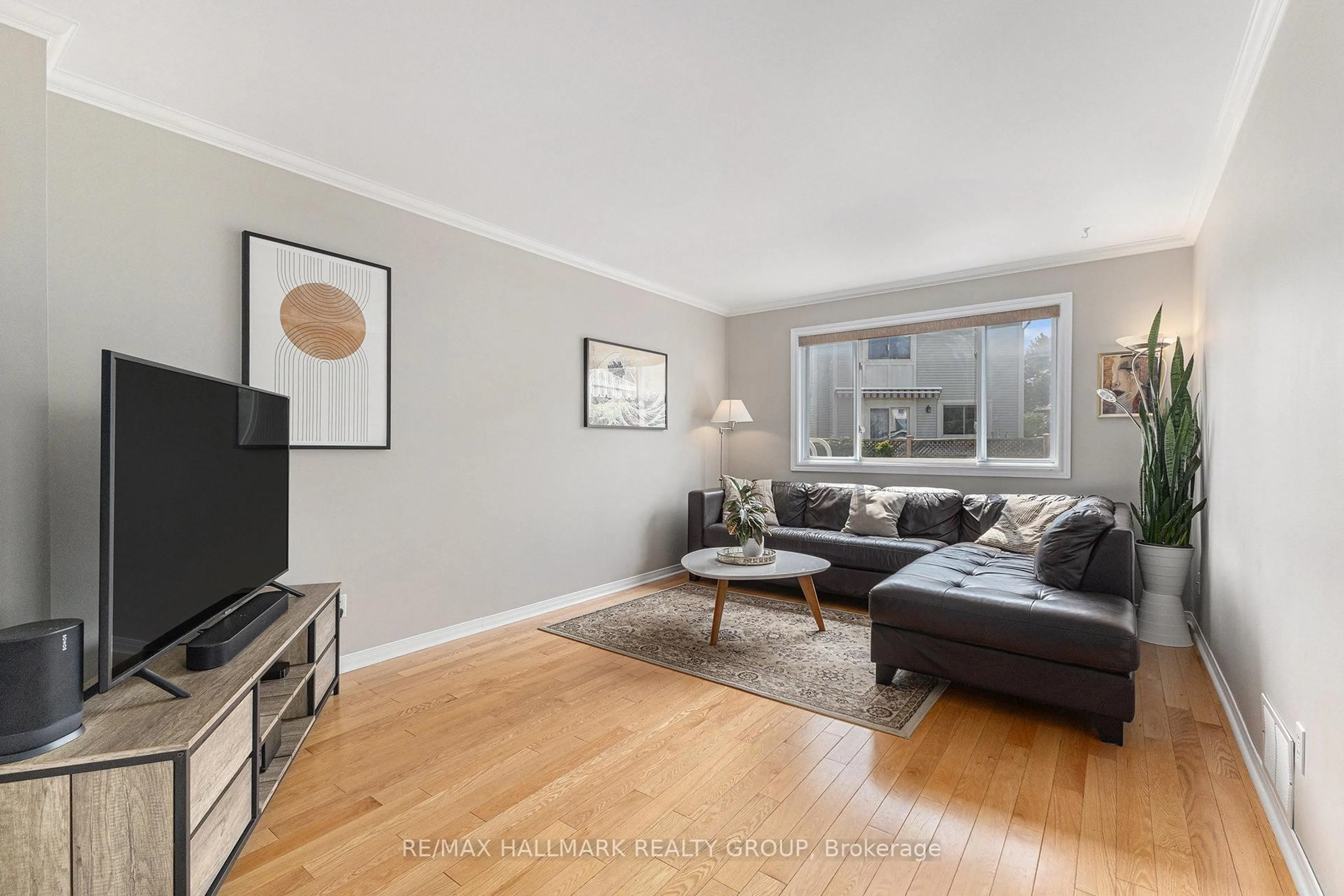 Living room with furniture, unknown for 68 Hewitt Crt, Kanata Ontario K2L 3R3