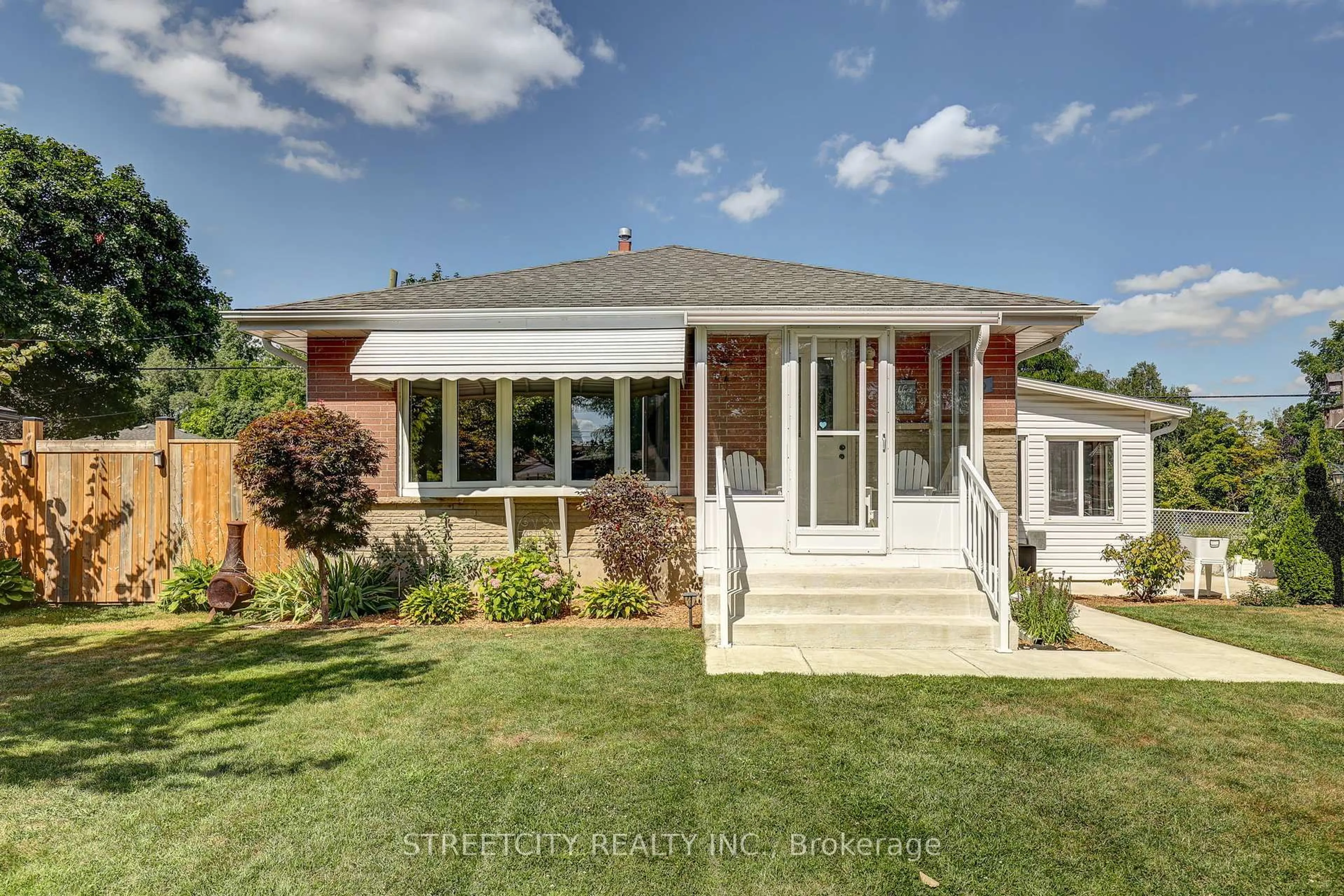 Home with brick exterior material, street for 260 Tweedsmuir Ave, London East Ontario N5W 1L3