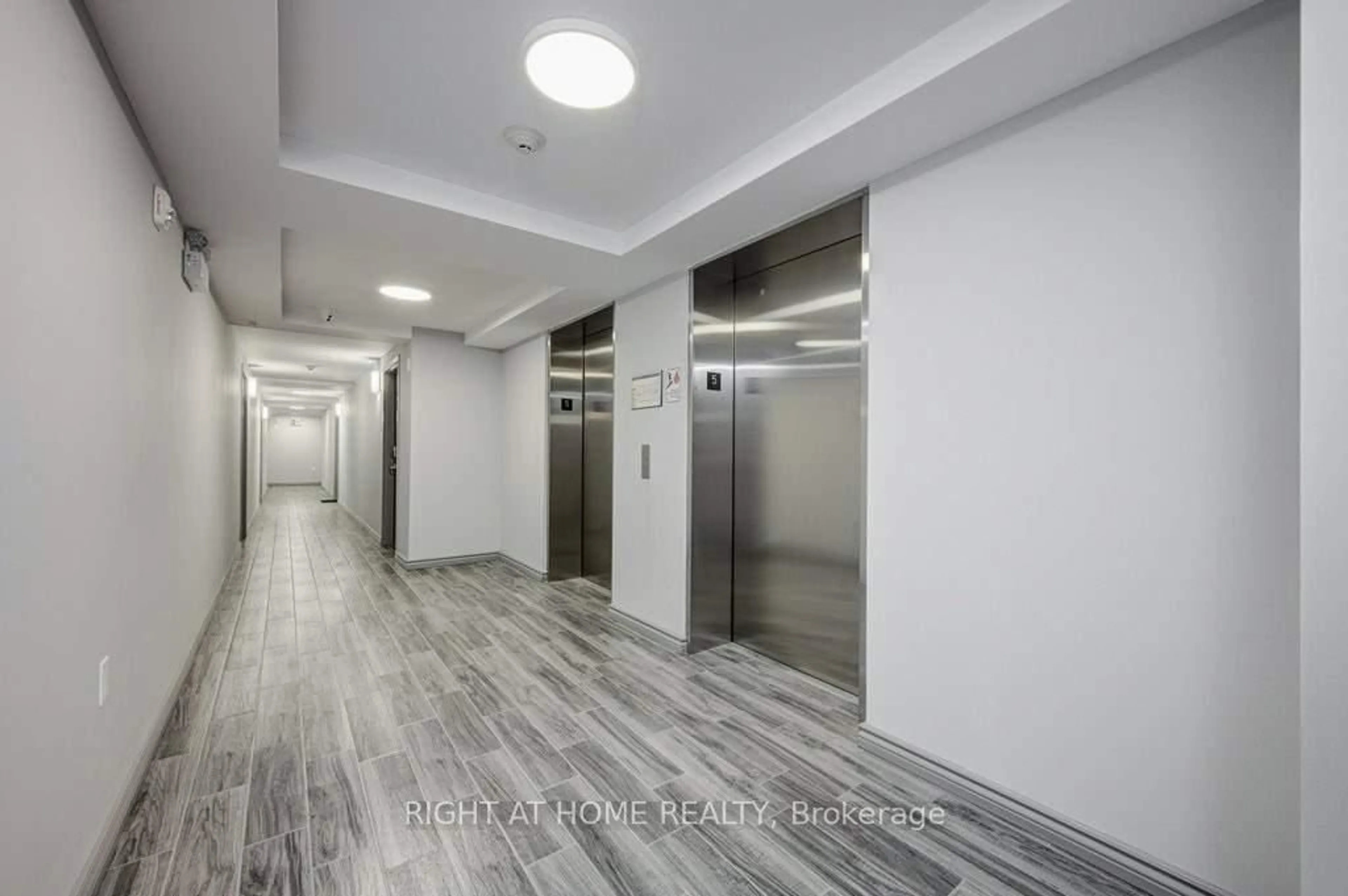 Indoor foyer for 275 Larch St #F114, Waterloo Ontario N2L 0J3