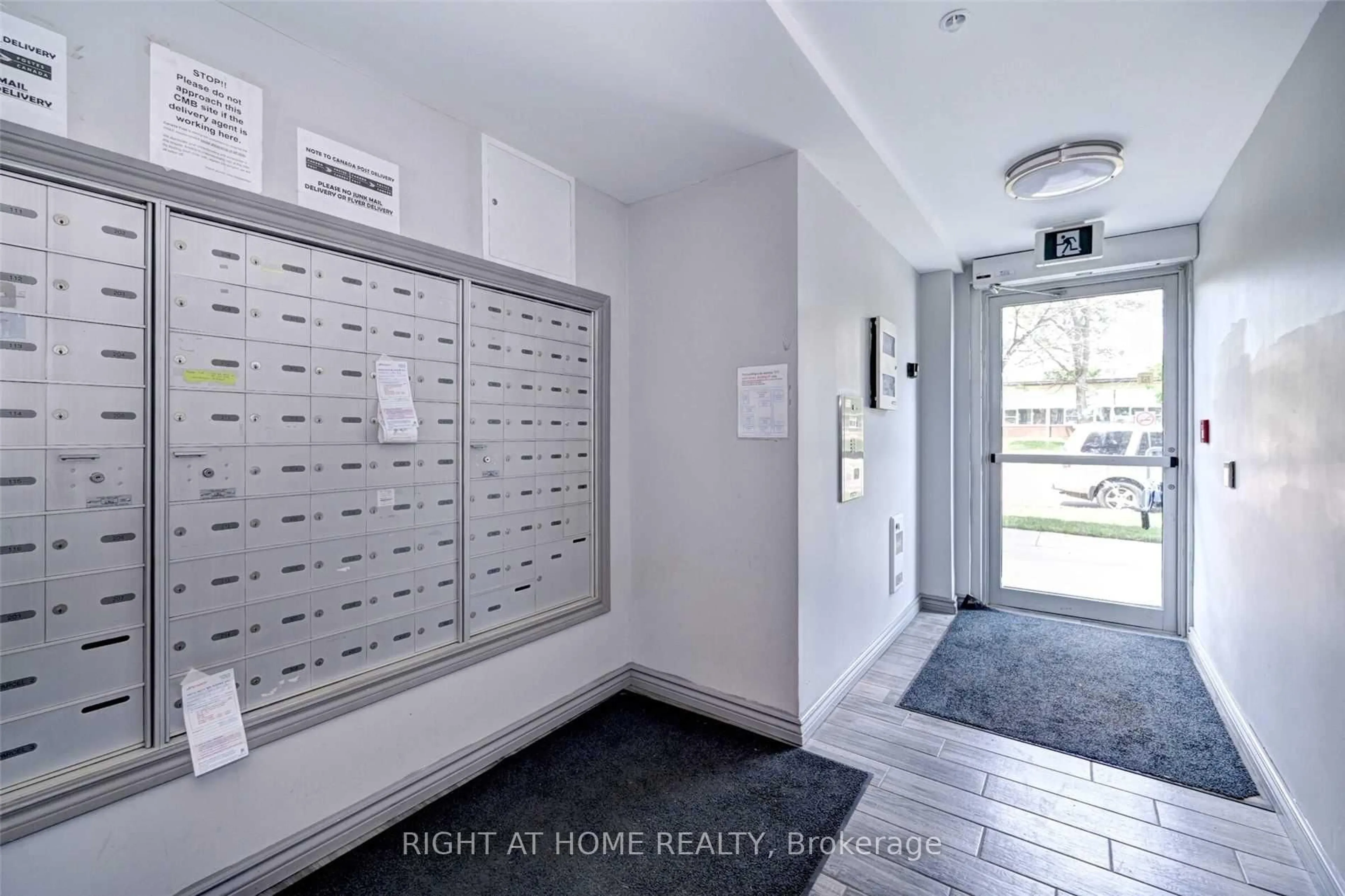 Indoor entryway for 275 Larch St #F114, Waterloo Ontario N2L 0J3