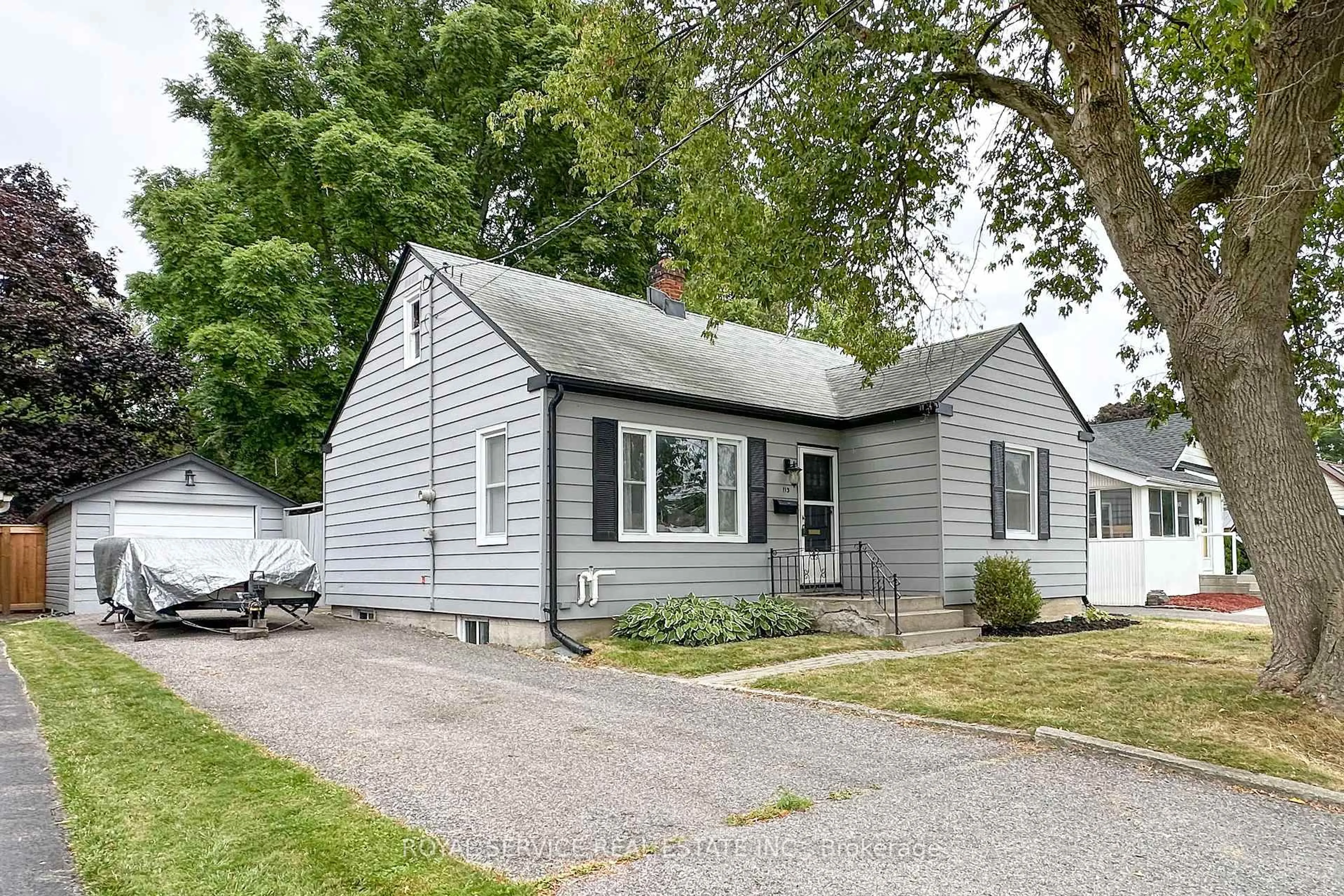 Home with vinyl exterior material, street for 113 Elgin St, Port Hope Ontario L1A 2L9