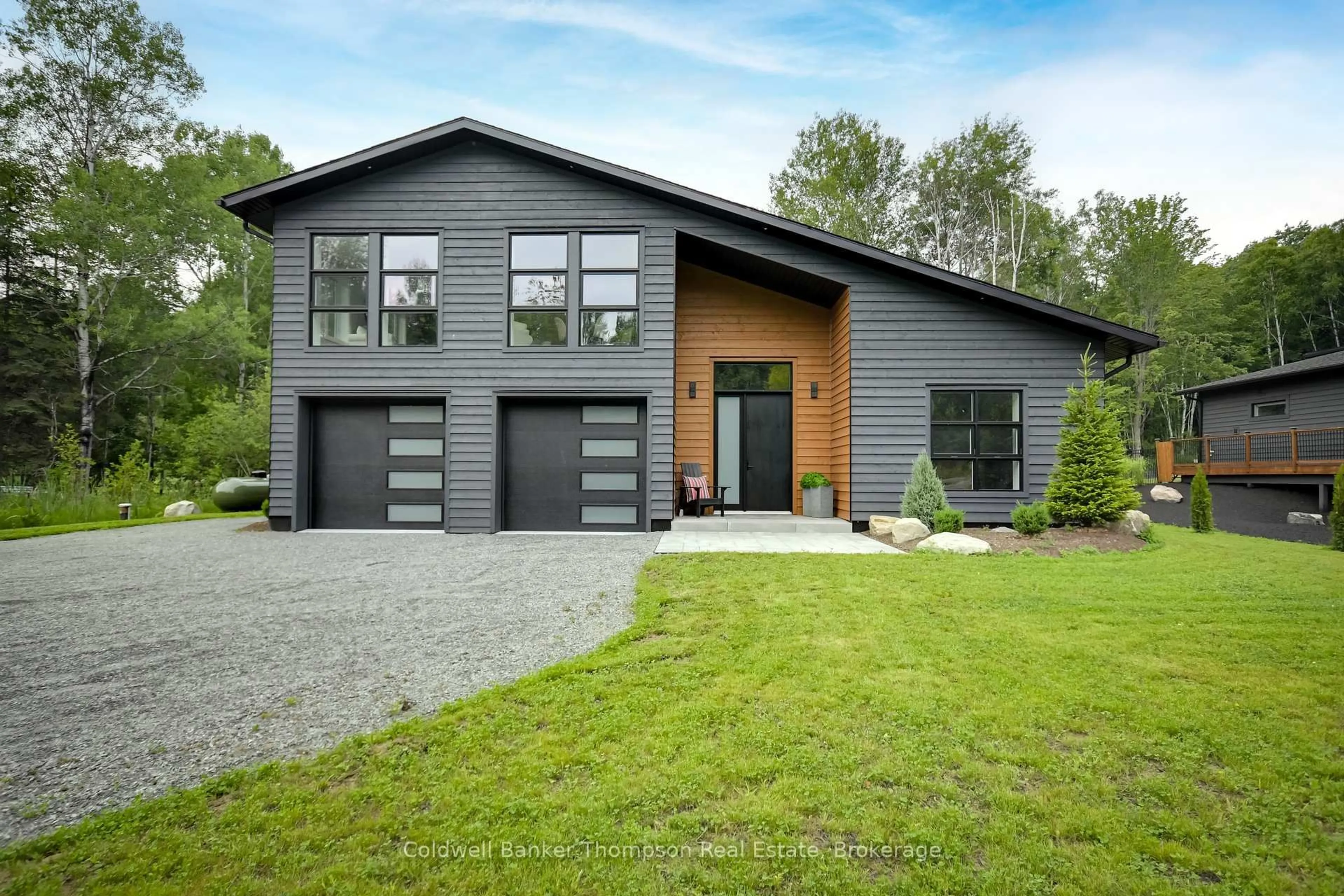 Home with brick exterior material, street for 120 Vernon Shores Ave, Huntsville Ontario P1H 2J2