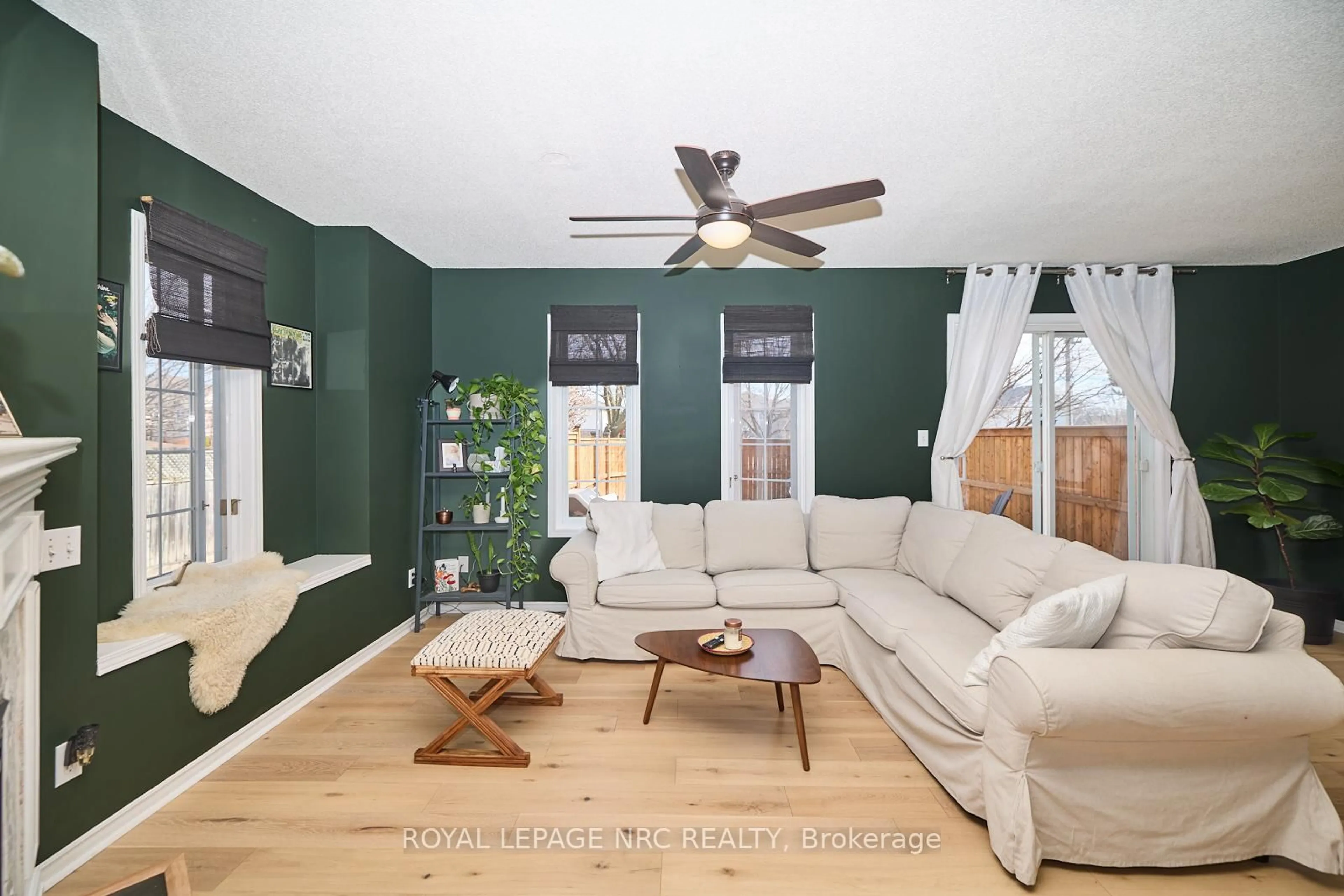 Living room with furniture, unknown for 133C Martindale Rd, St. Catharines Ontario L2S 2X5