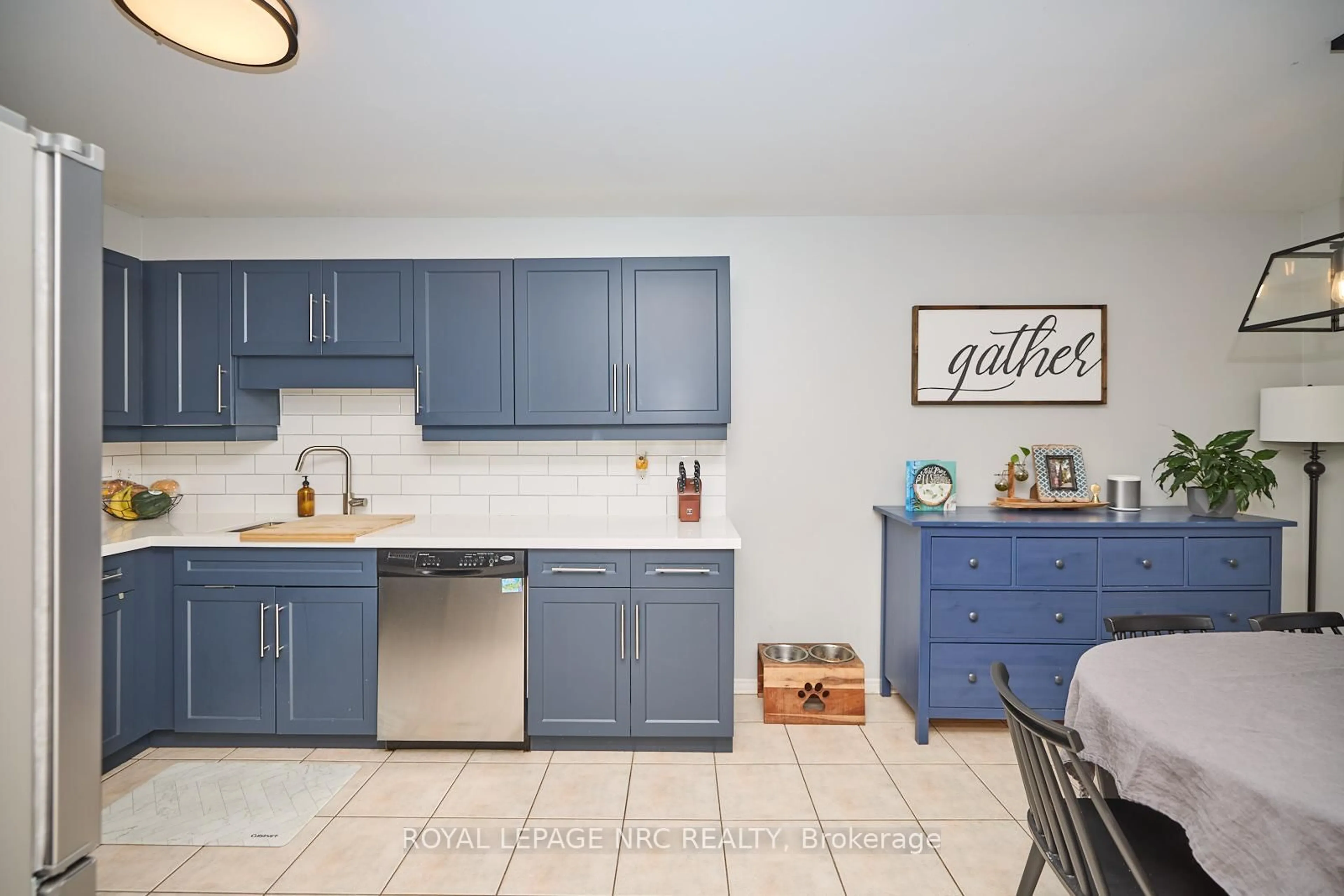 Open concept kitchen, ceramic/tile floor for 133C Martindale Rd, St. Catharines Ontario L2S 2X5