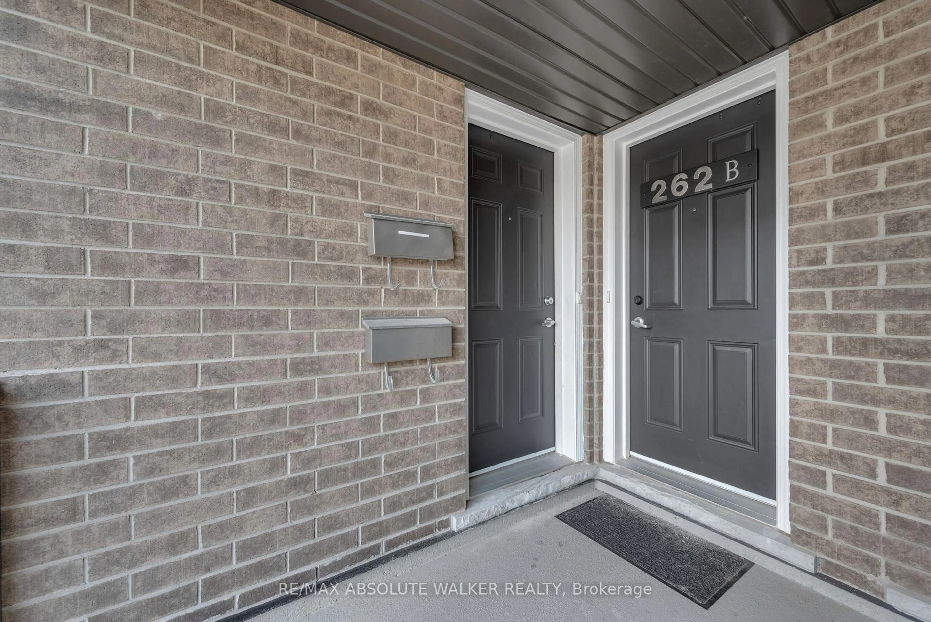 Indoor entryway for 262 Titanium Private #A, Ottawa Ontario K1C 0A5