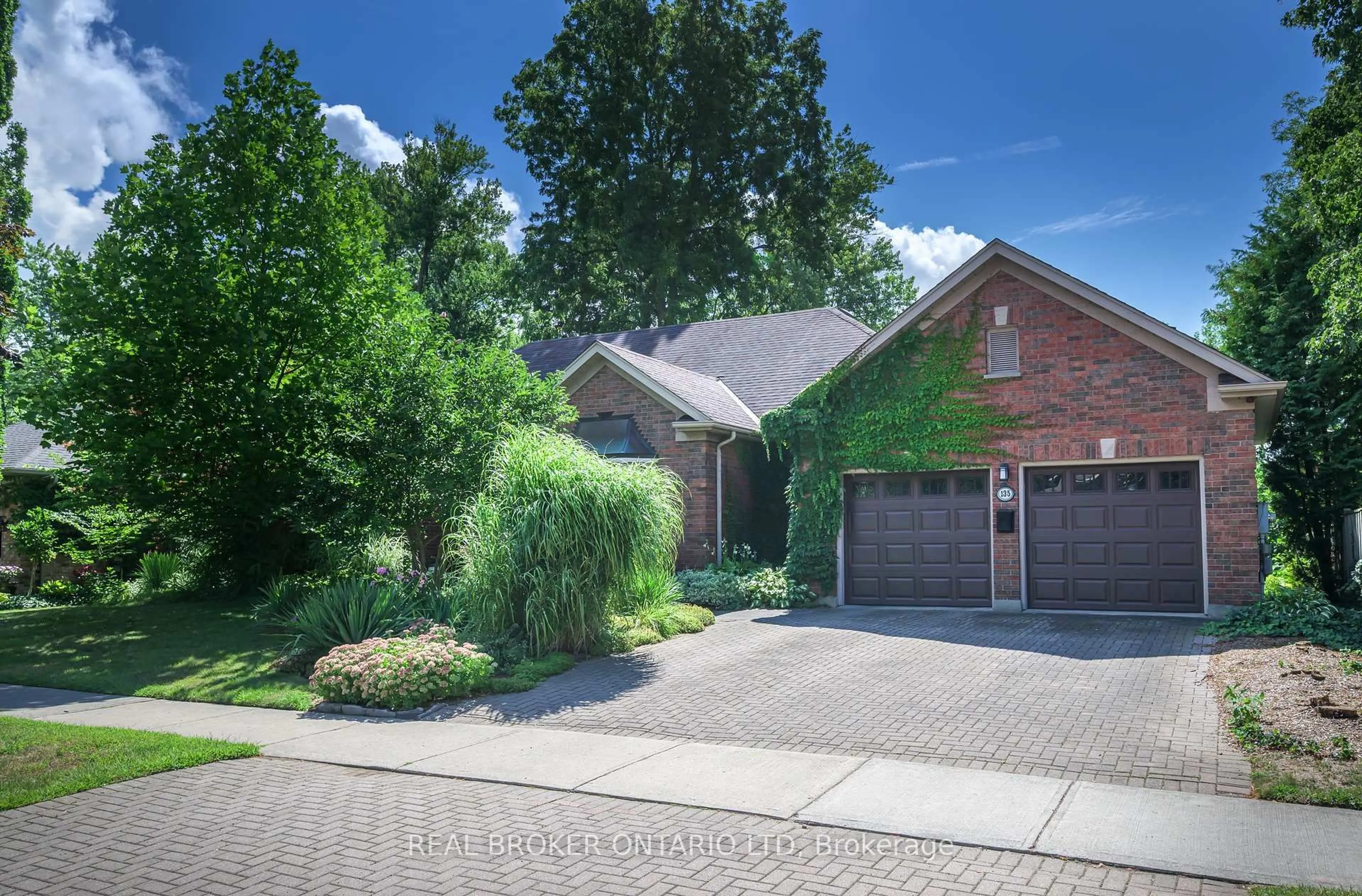Home with brick exterior material, street for 135 Carriage Hill Dr, London North Ontario N5X 3W9