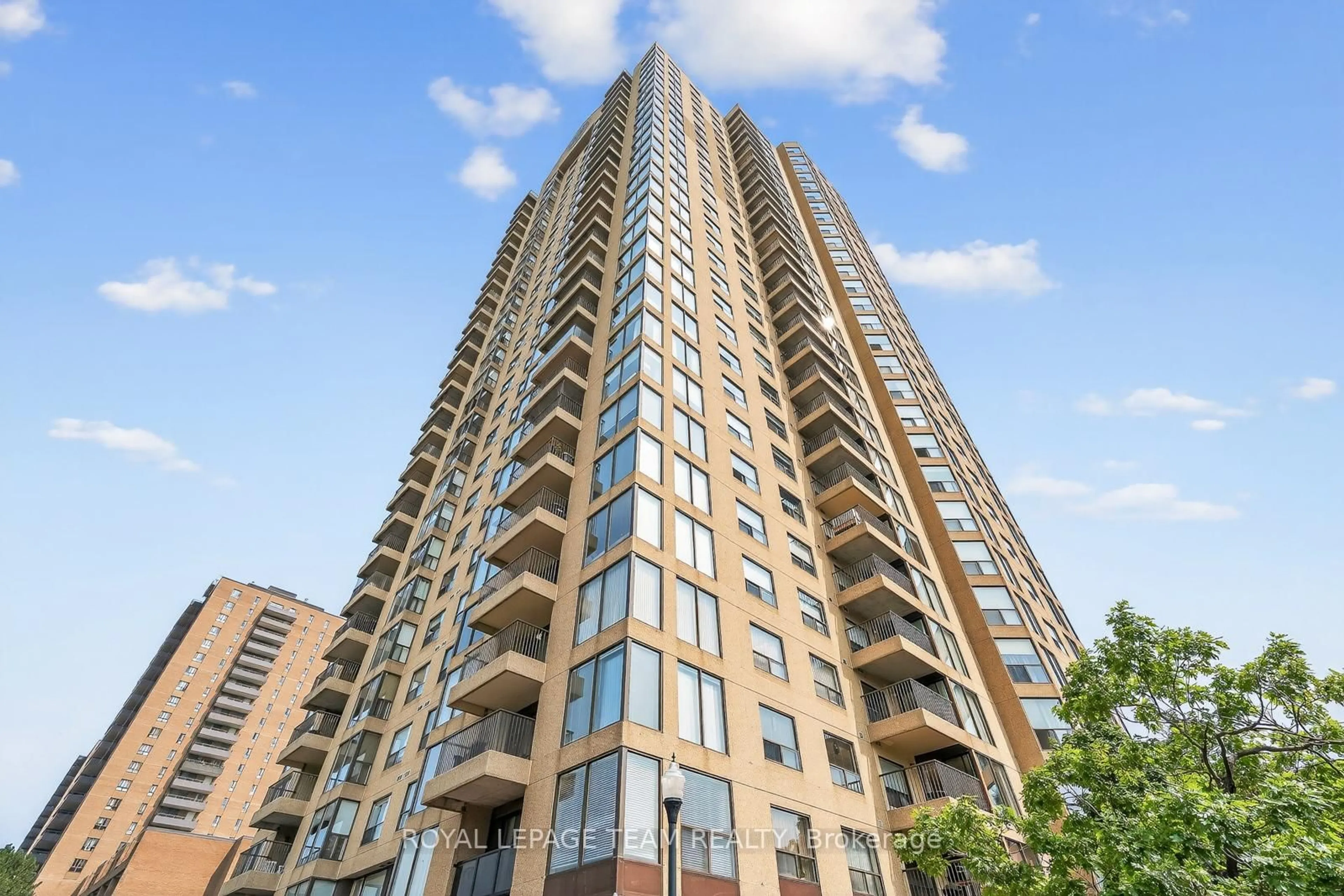 Unknown for 545 St Laurent Blvd #2902, Ottawa Ontario K1K 4H9