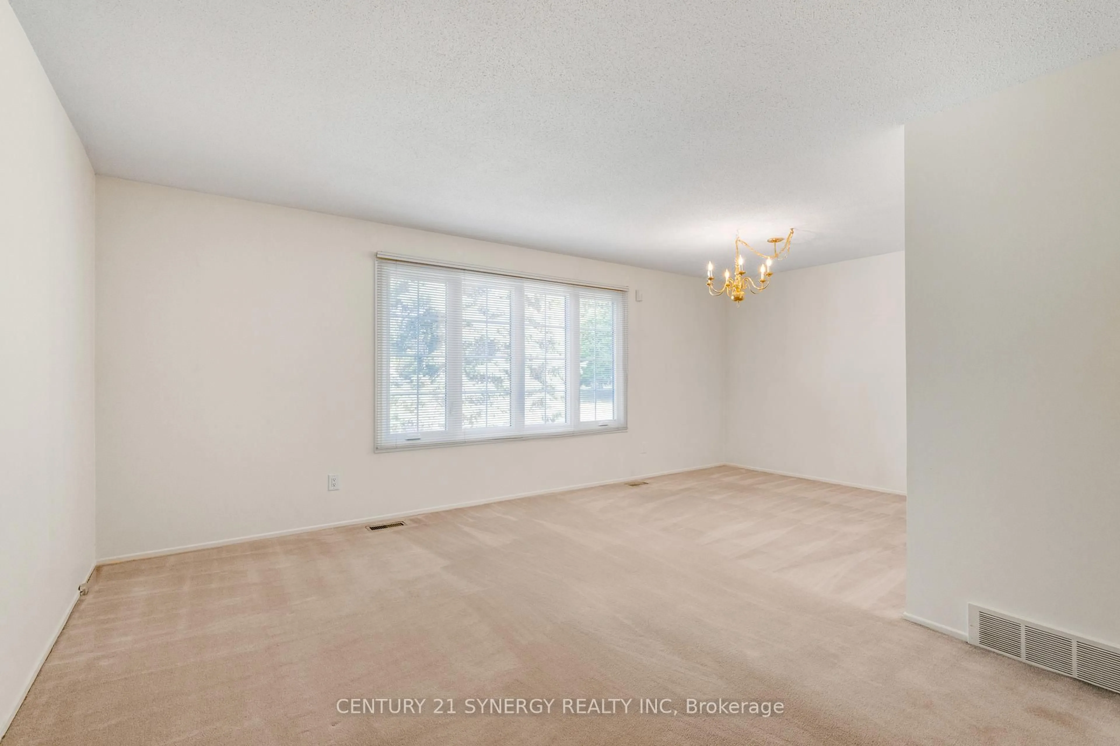 A pic of a room for 27 Midland Cres, Ottawa Ontario K2H 8N2