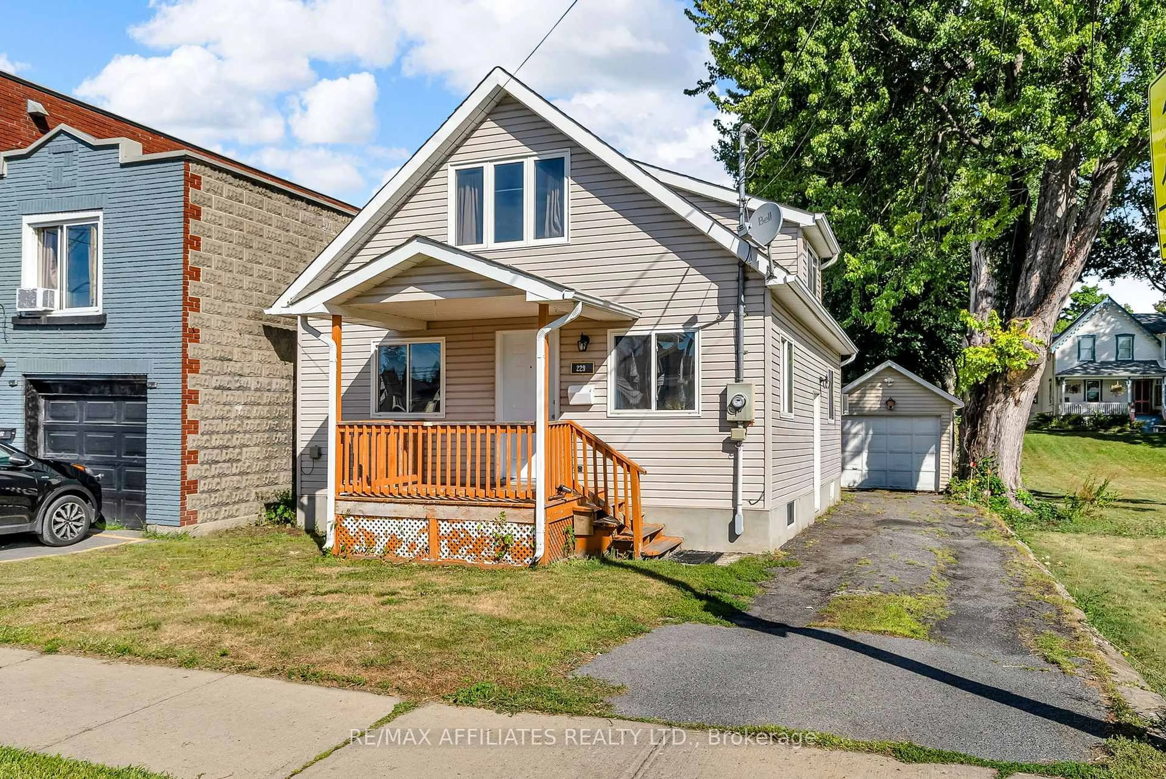 Home with vinyl exterior material, street for 229 Fourth St, Cornwall Ontario K6J 2R9