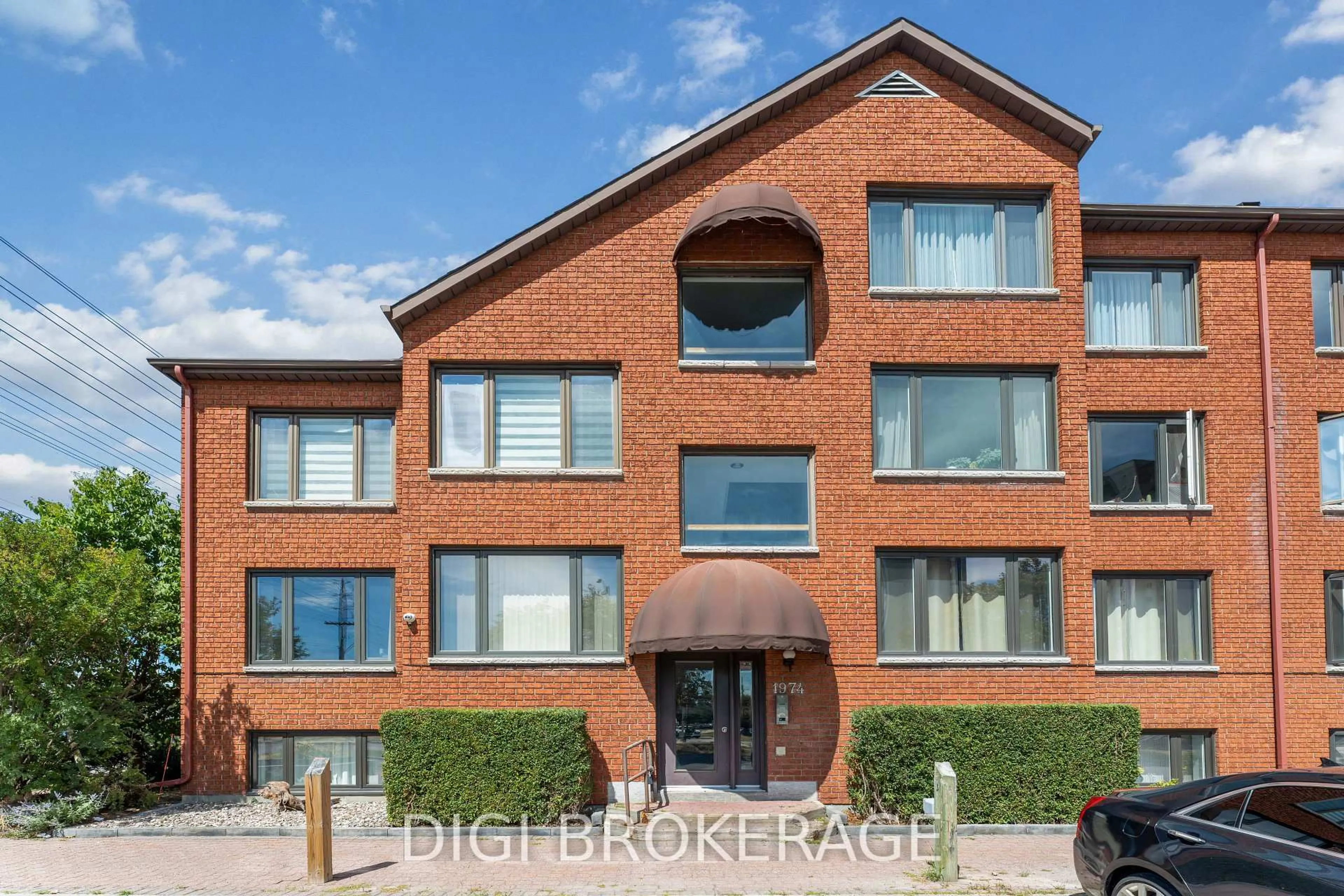 Home with brick exterior material, building for 1974 St Laurent Blvd #401, Ottawa Ontario K1G 4L5
