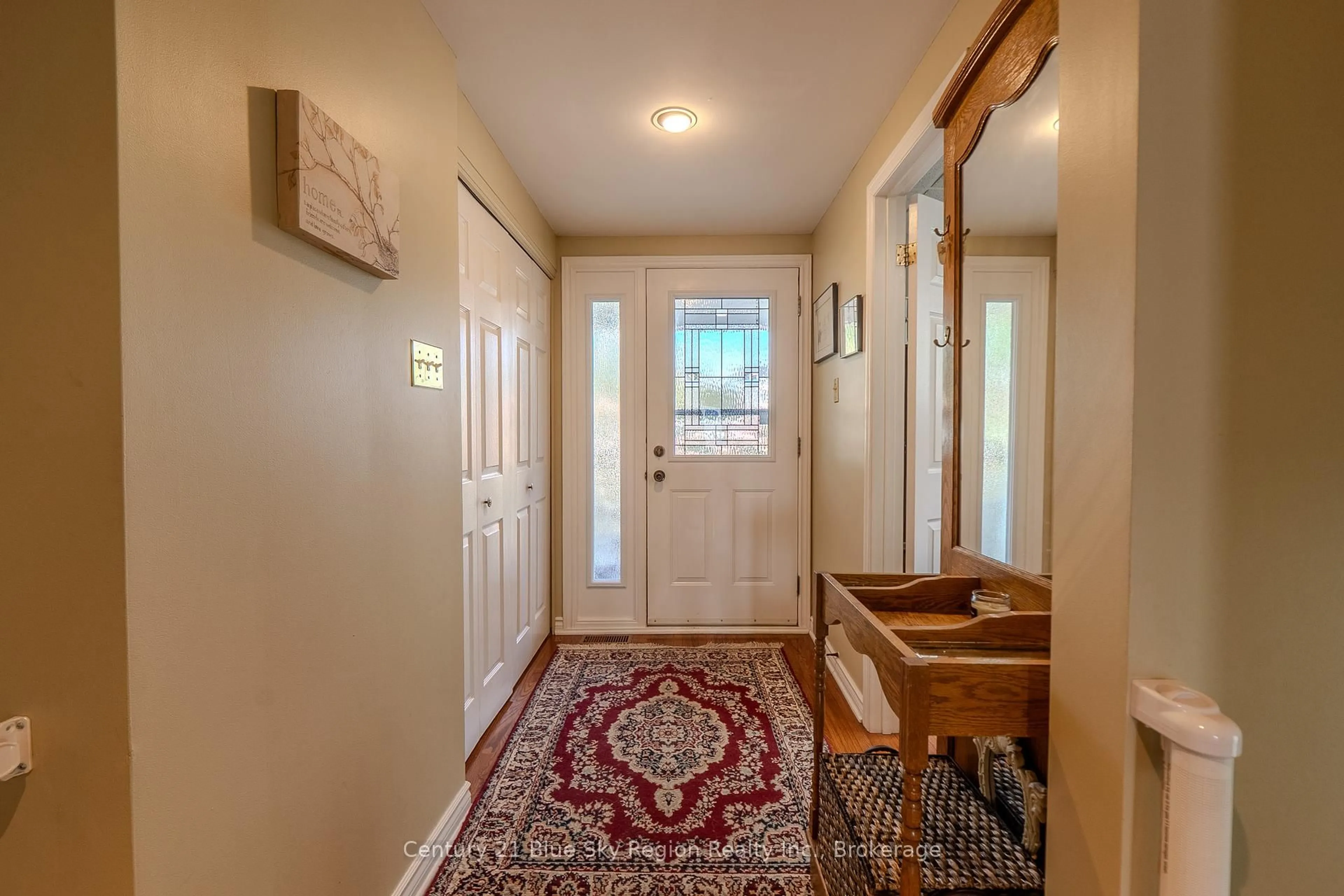 Indoor entryway for 419 William St, North Bay Ontario P1A 1X6