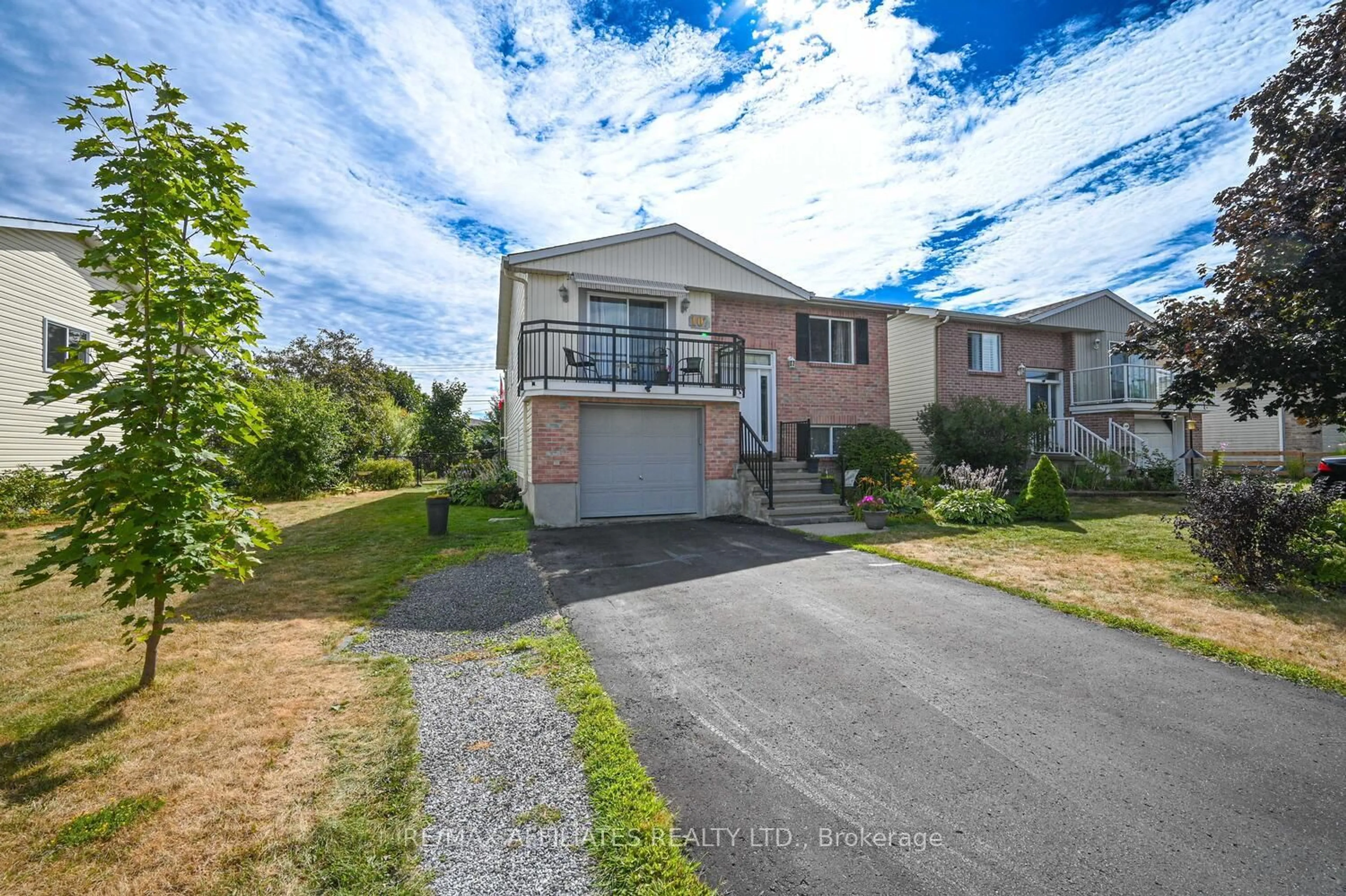 A pic from outside/outdoor area/front of a property/back of a property/a pic from drone, unknown for 107 Merrick St, Smiths Falls Ontario K7A 4R7