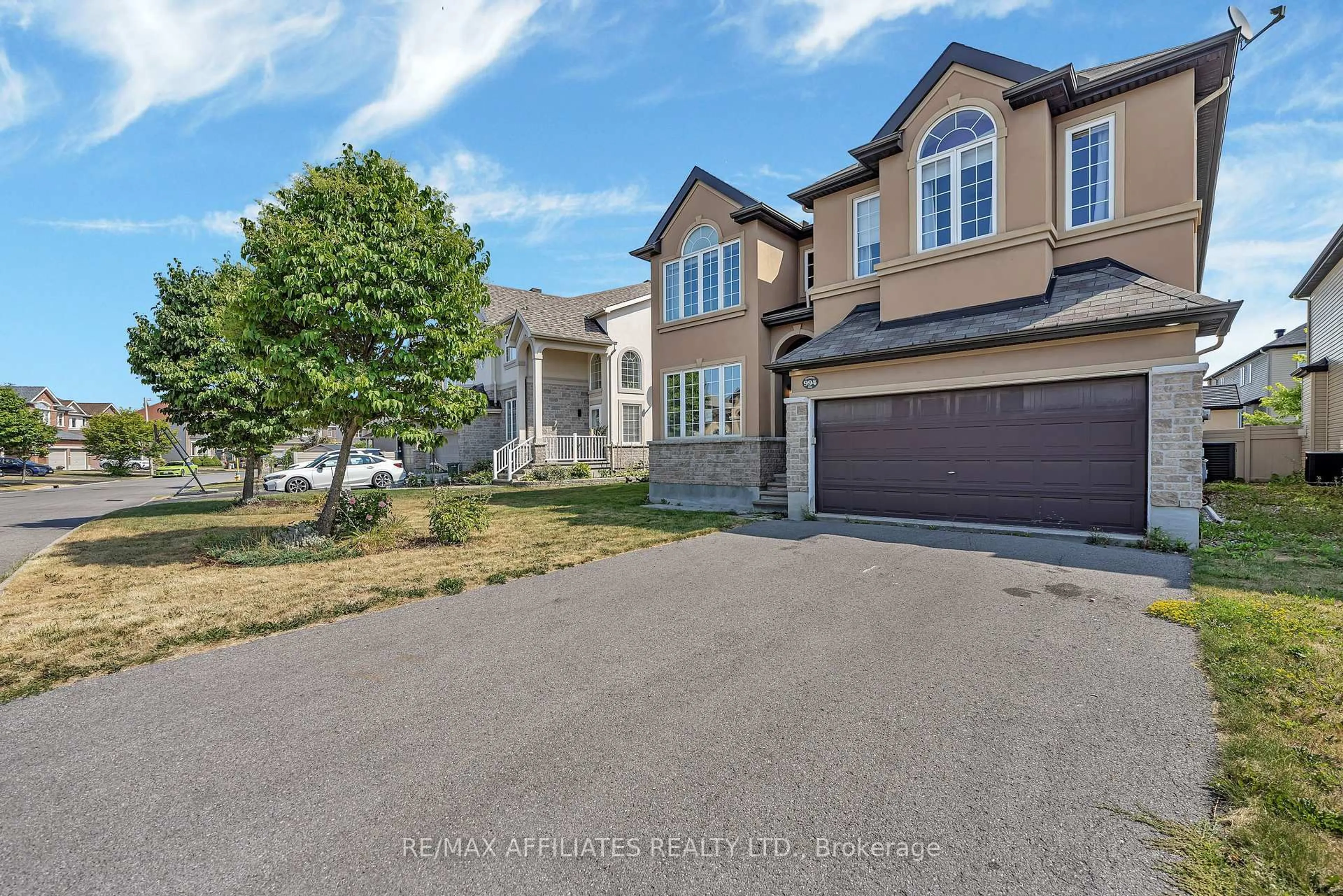 A pic from outside/outdoor area/front of a property/back of a property/a pic from drone, street for 994 Fieldfair Way, Ottawa Ontario K4A 0E4