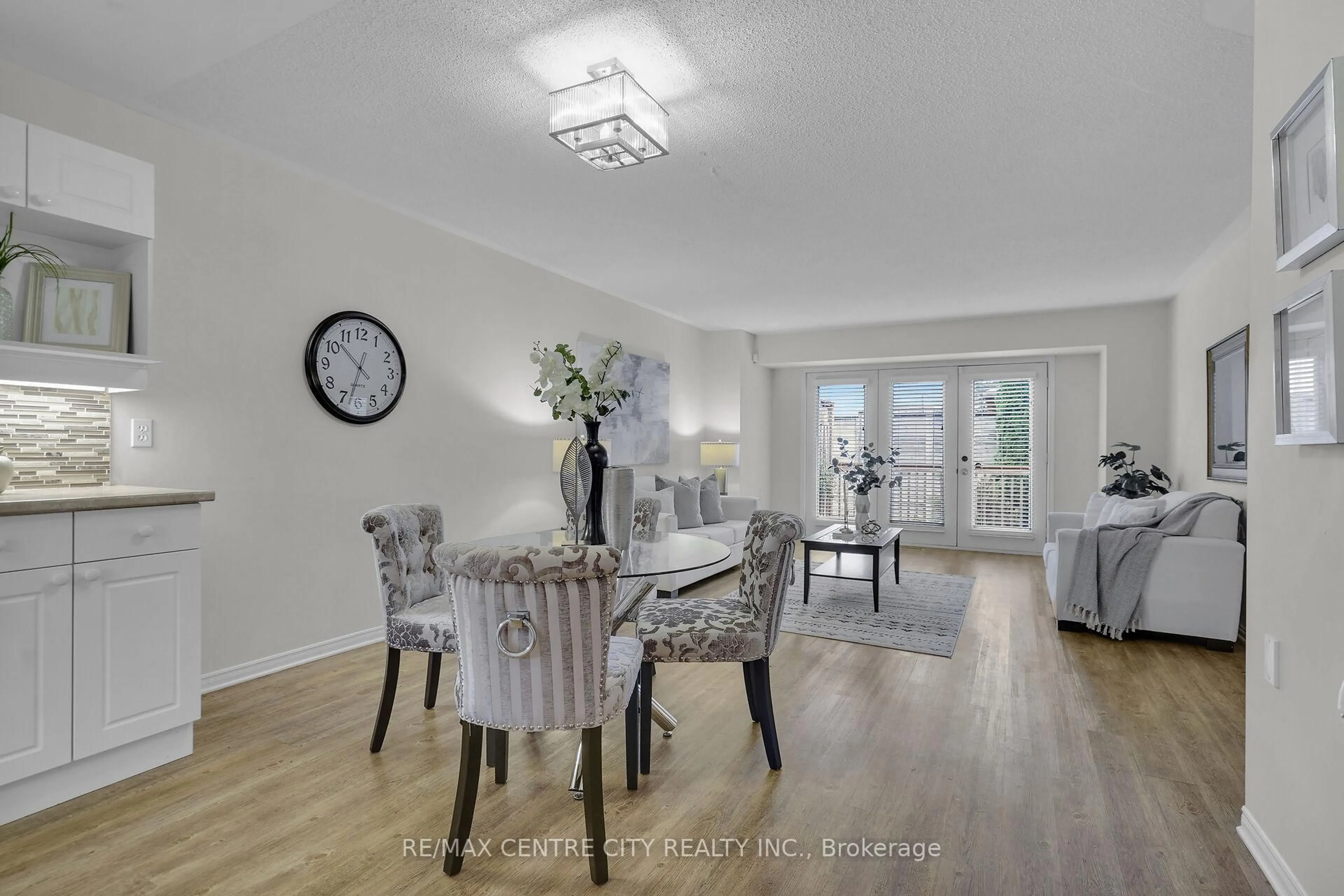 Dining room, wood/laminate floor for 875 Thistledown Way #25, London North Ontario N6G 5G5