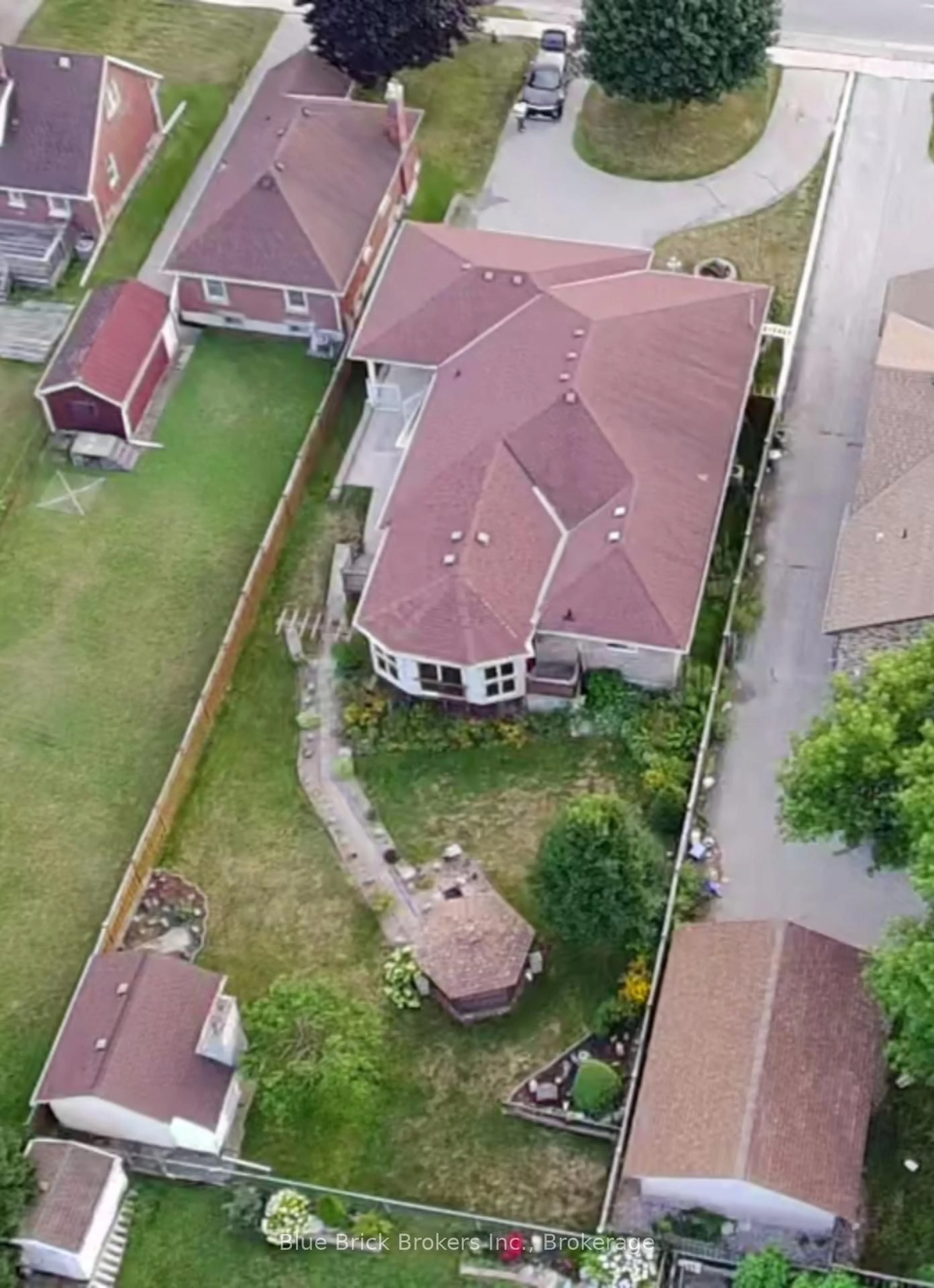 A pic from outside/outdoor area/front of a property/back of a property/a pic from drone, city buildings view from balcony for 216 Highbury Ave, London East Ontario N5Z 2W7