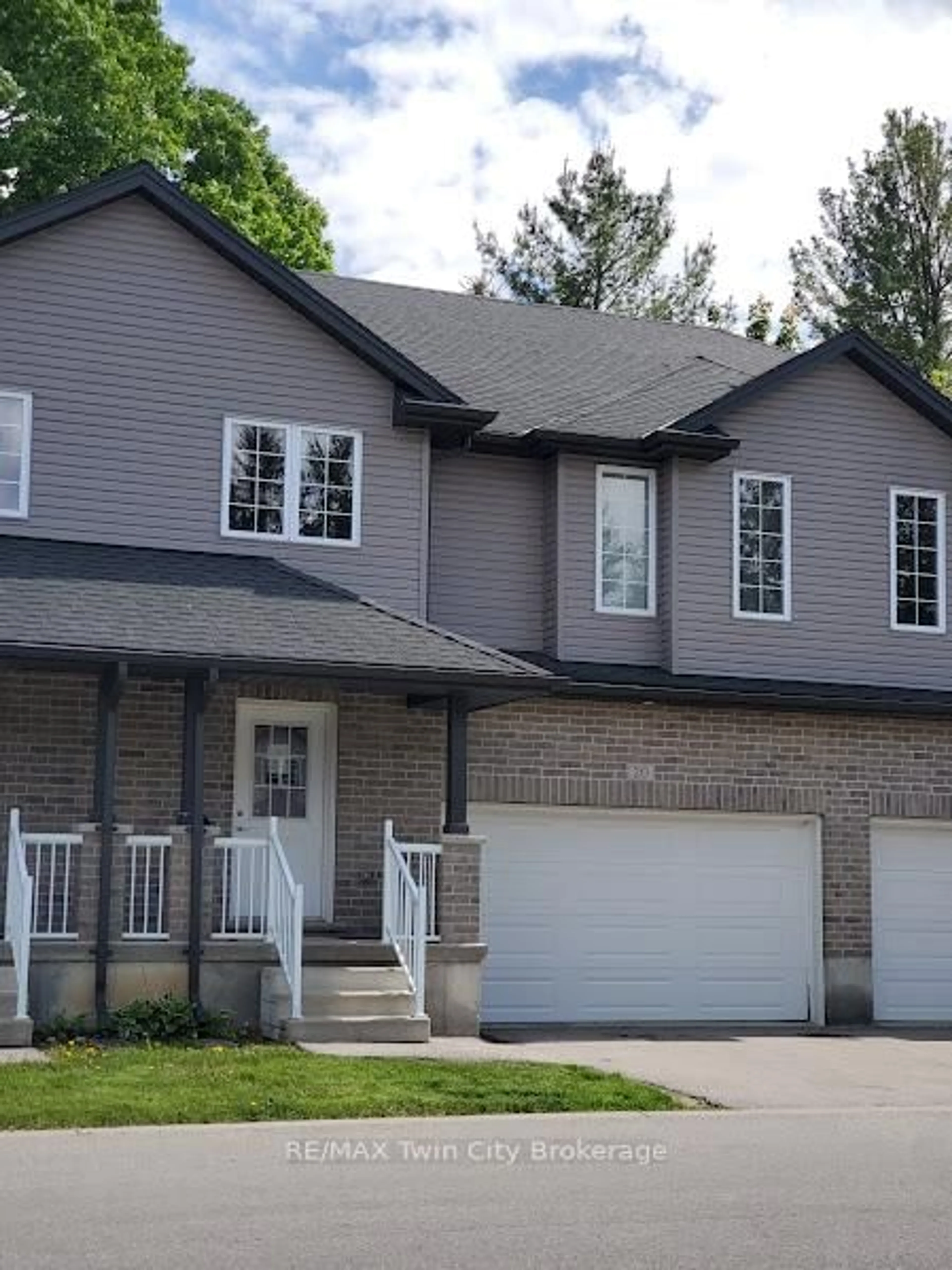 Home with vinyl exterior material, street for 343 Huron St #20, Woodstock Ontario N4S 7A5