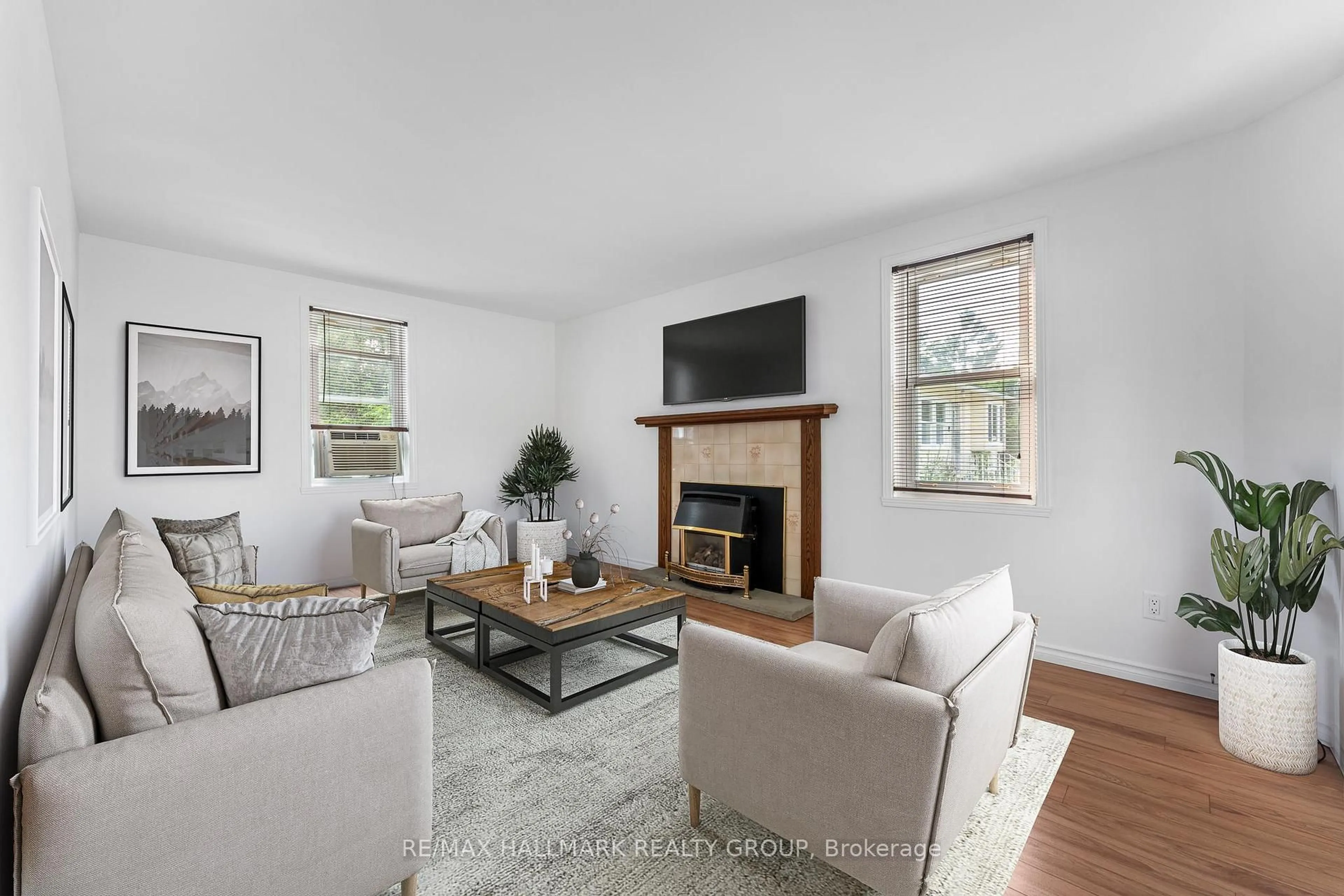 Living room with furniture, unknown for 5 Nelson St, North Stormont Ontario K0C 1K0