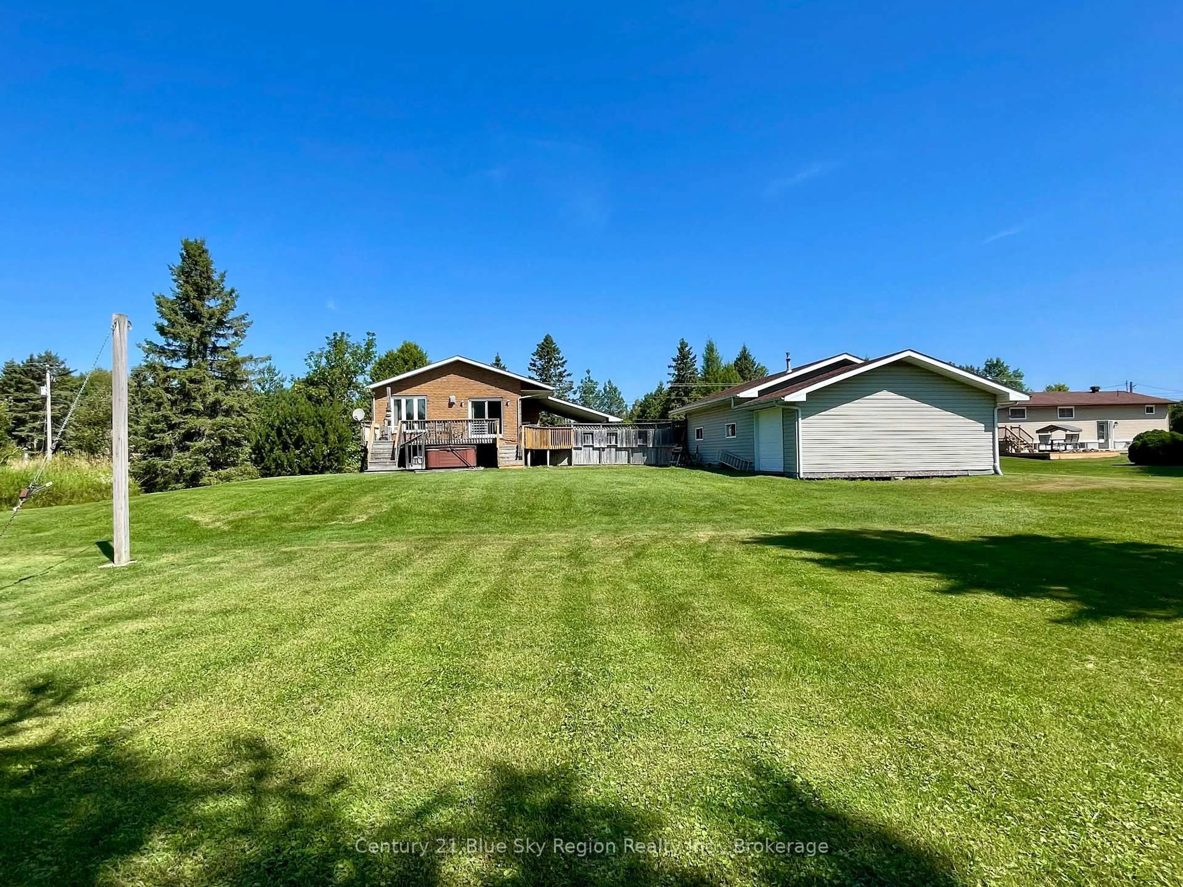 A pic from outside/outdoor area/front of a property/back of a property/a pic from drone, unknown for 494 Salter St, West Nipissing Ontario P2B 2T4