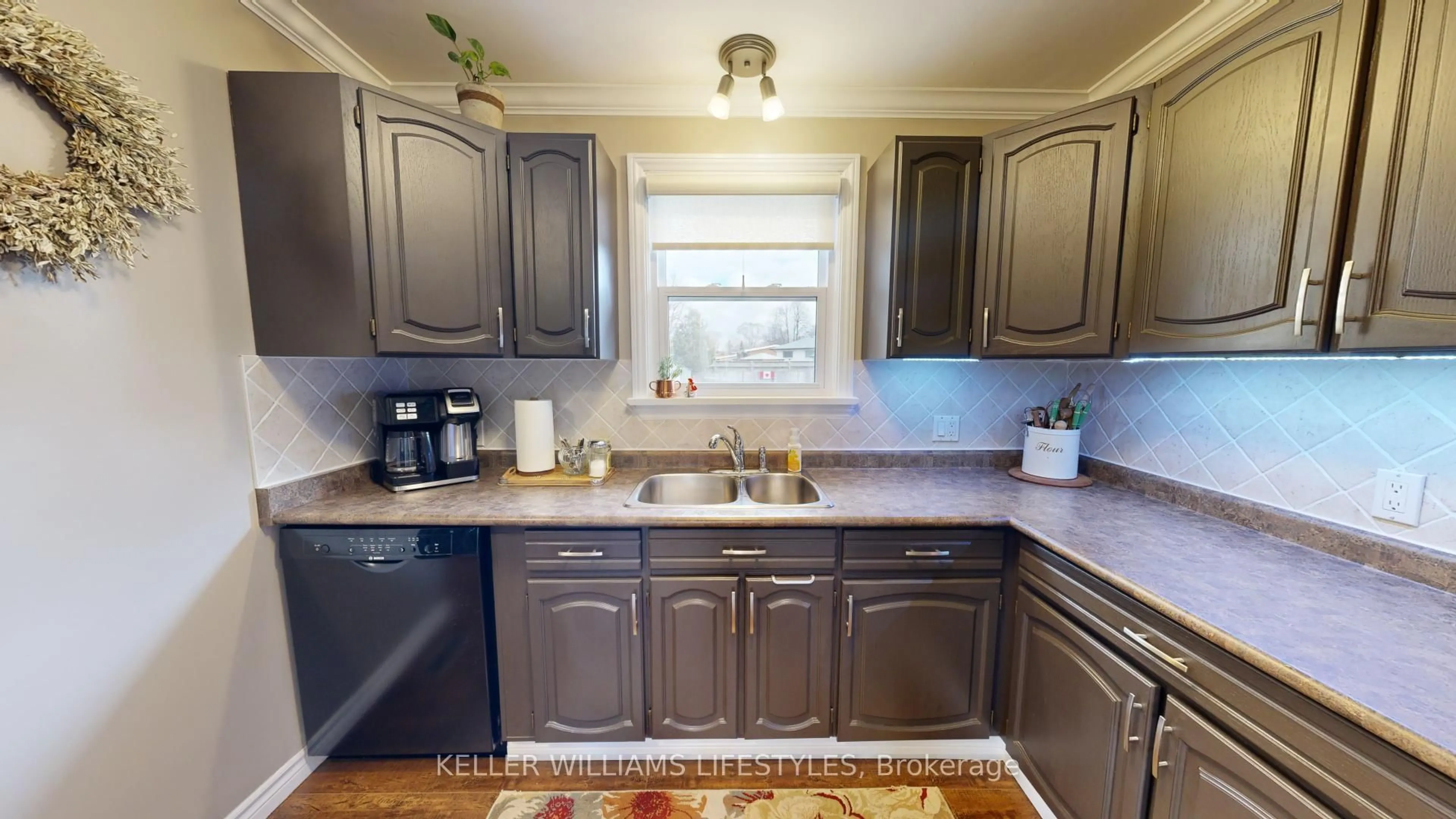 Standard kitchen, unknown for 380 Regal Dr, London East Ontario N5Y 1J7