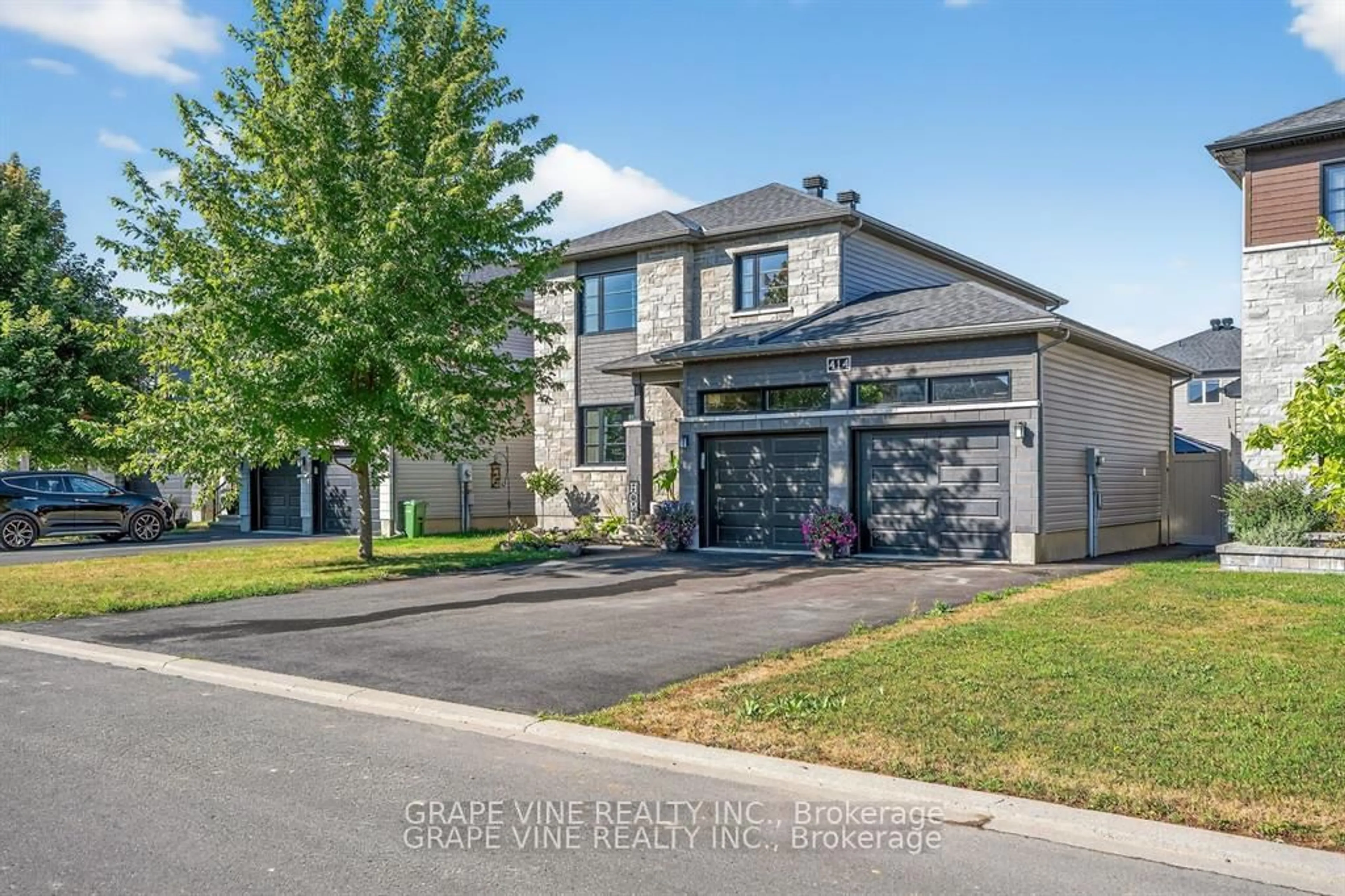 Home with brick exterior material, street for 414 Provence Ave, Russell Ontario K0A 1W0