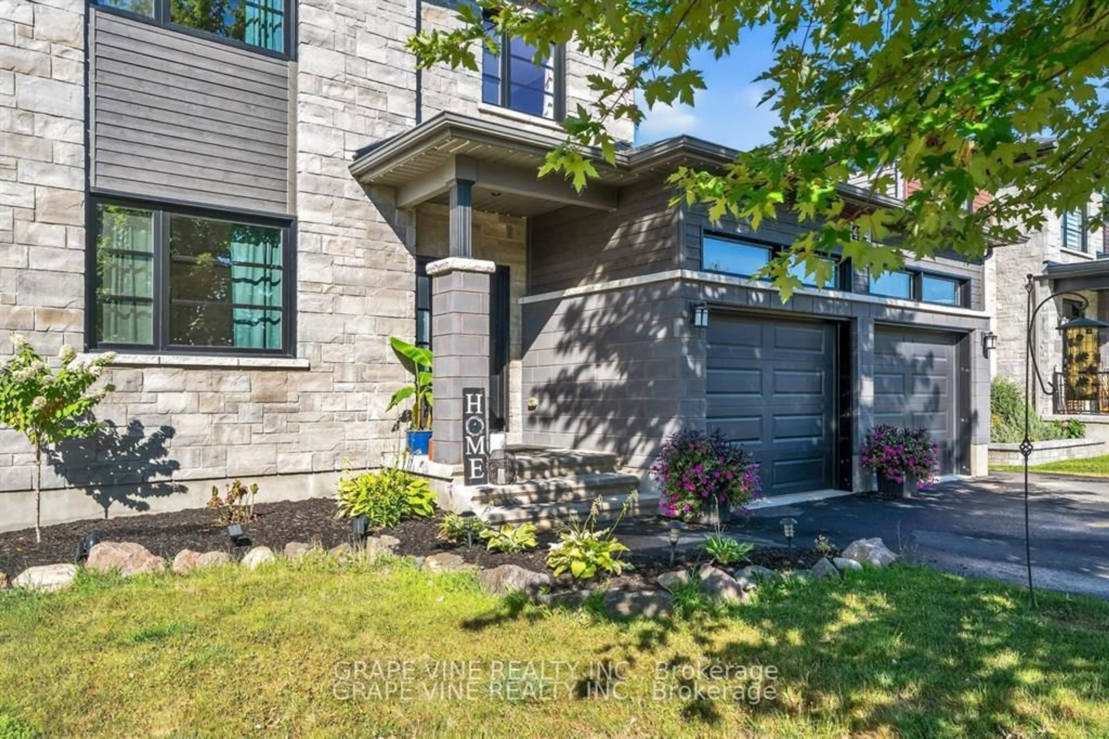 Home with brick exterior material, street for 414 Provence Ave, Russell Ontario K0A 1W0