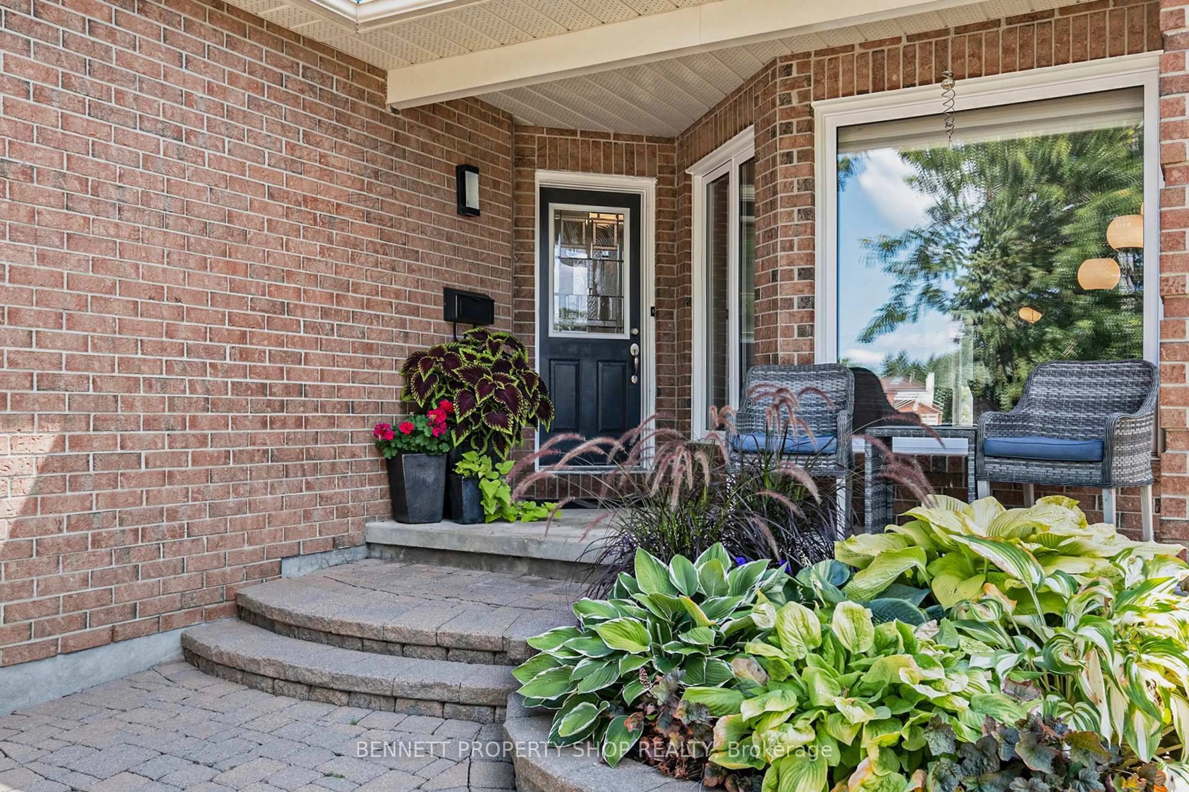 Unknown for 778 Montcrest Dr, Orleans Ontario K4A 2M6