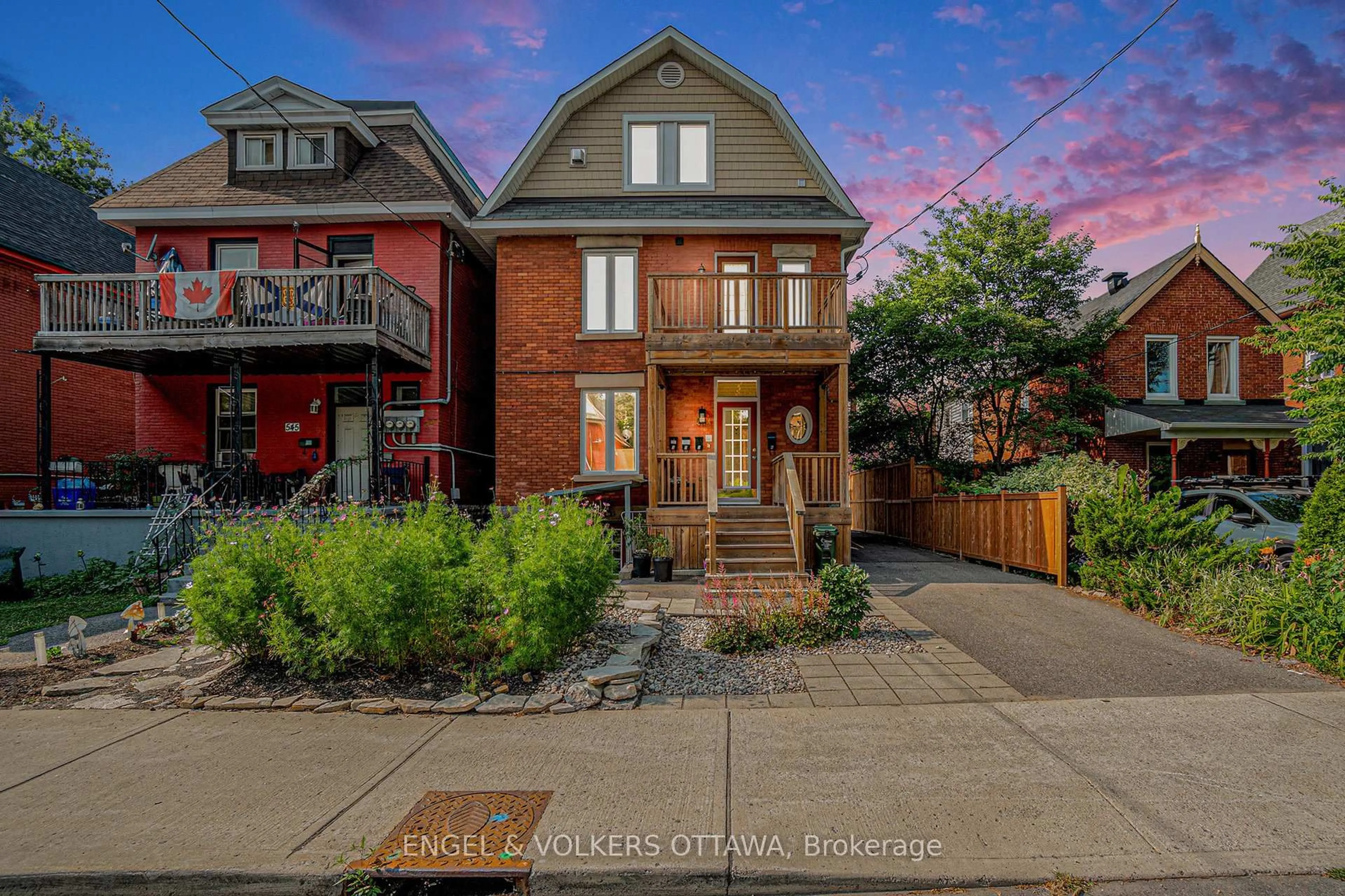 Home with brick exterior material, street for 543 Mcleod St, Ottawa Ontario K1R 5R2