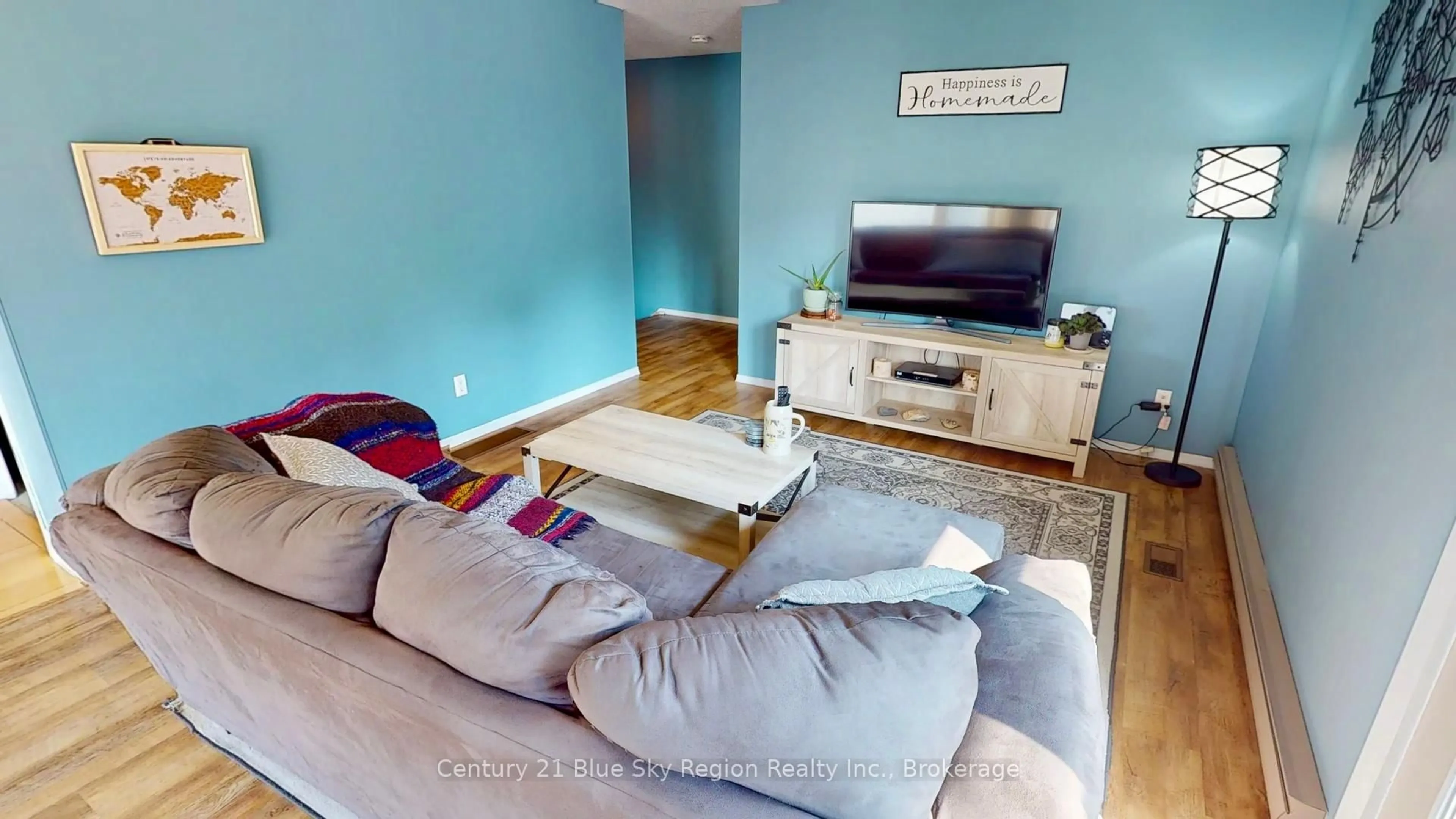 Living room with furniture, unknown for 55 Paget St, Sundridge Ontario P0A 1Z0