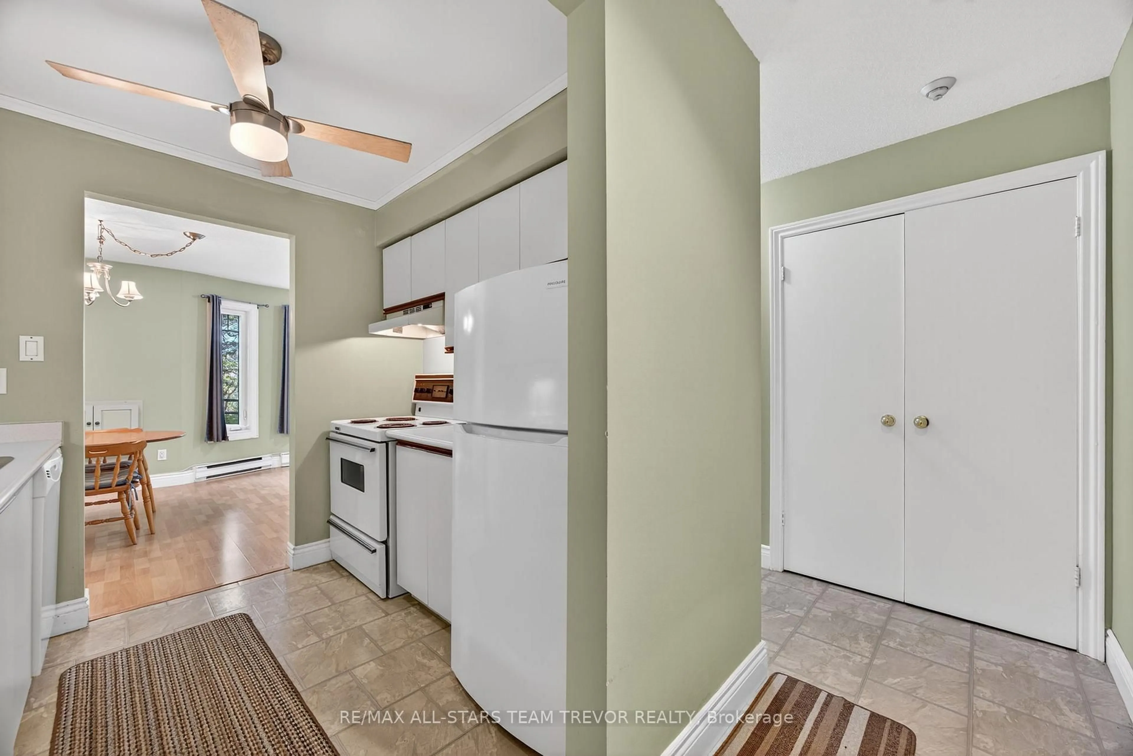 Standard kitchen, unknown for 653 Cedar Lane #104B, Bracebridge Ontario P1L 1P2