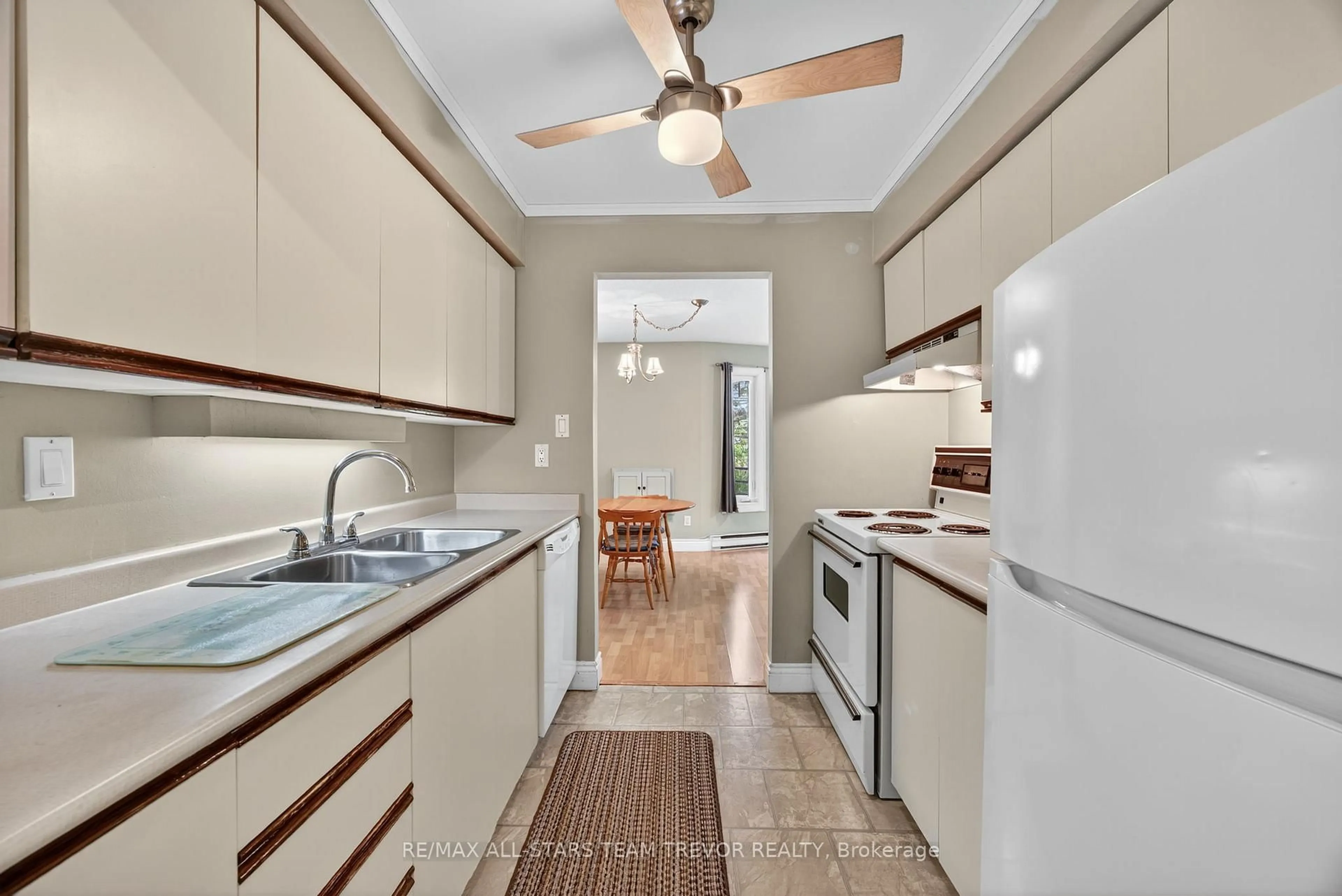 Standard kitchen, unknown for 653 Cedar Lane #104B, Bracebridge Ontario P1L 1P2