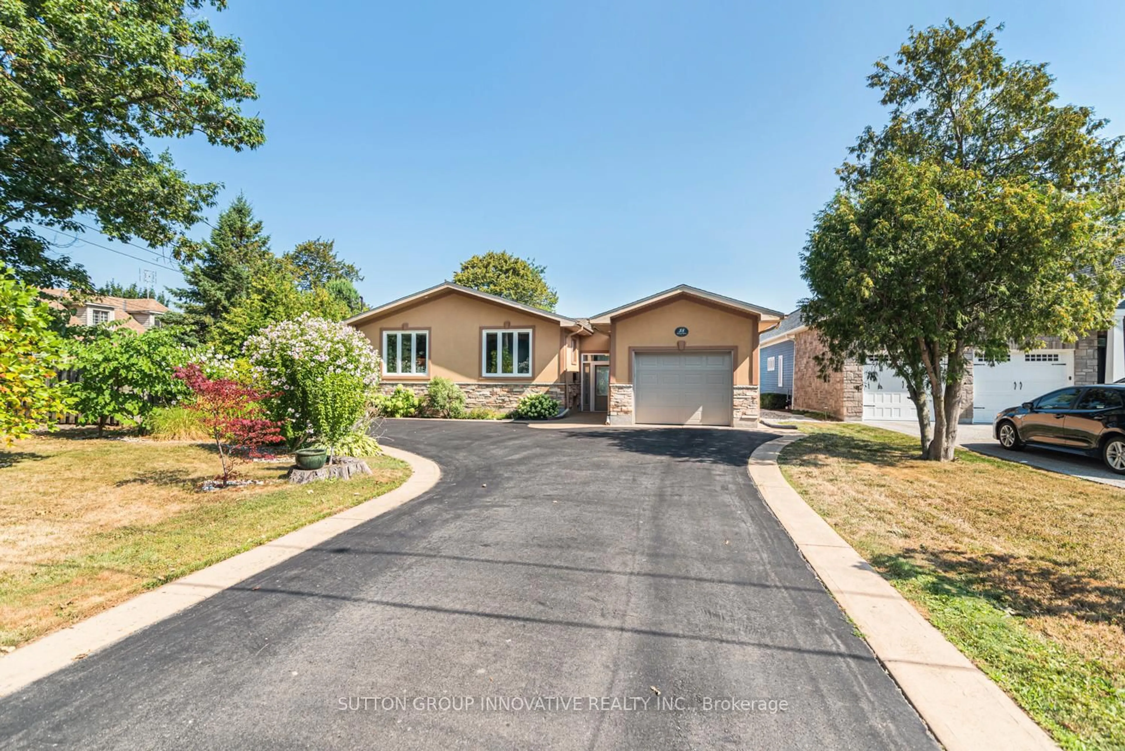Home with brick exterior material, street for 38 Lakeside Dr, Grimsby Ontario L3M 2L2